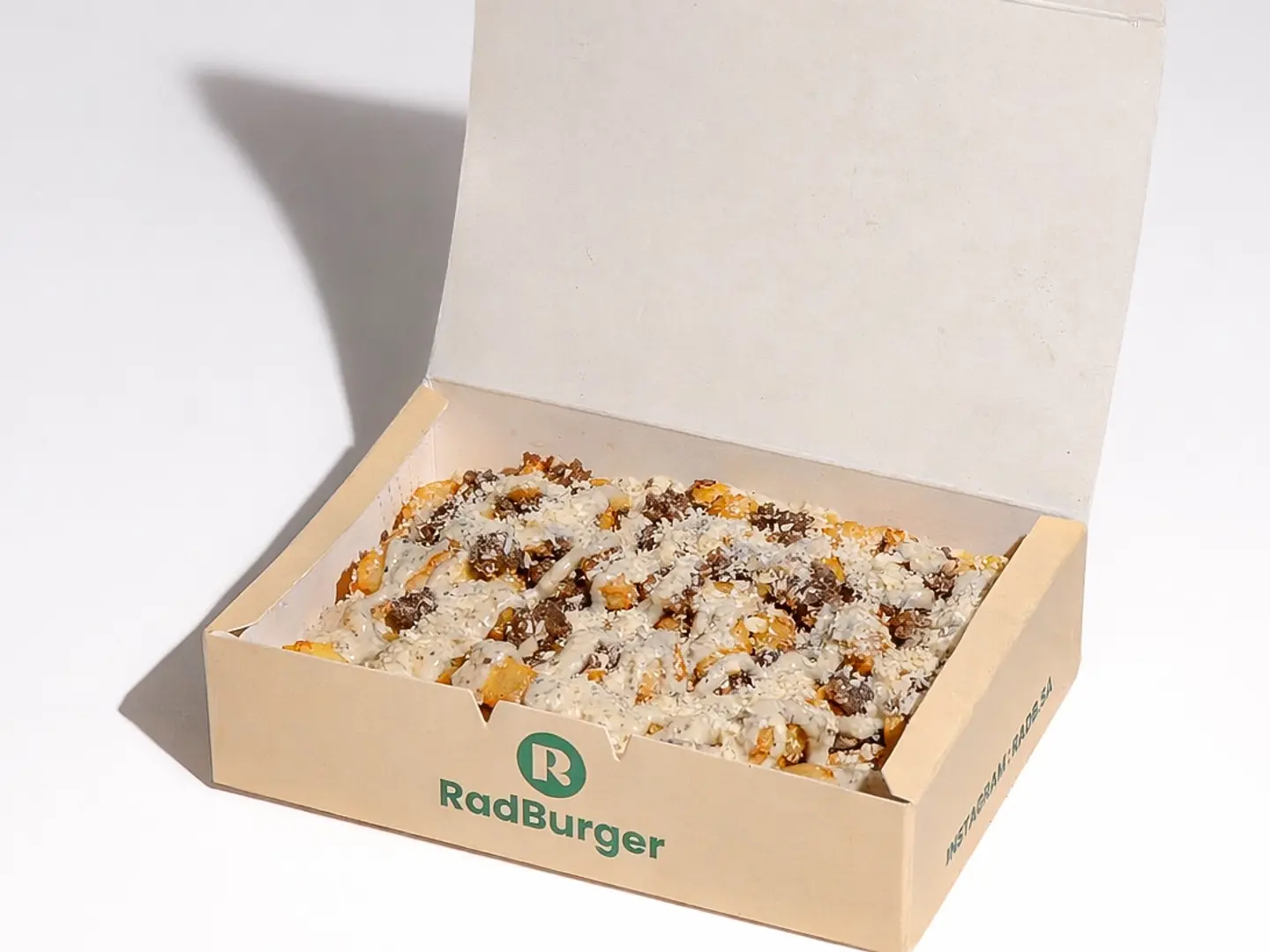 بطاطس ترافل وجبنة البارميزان واللحم