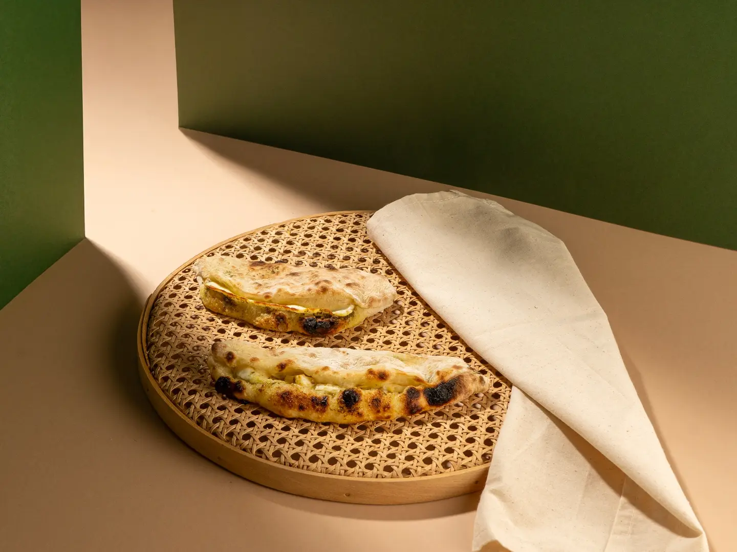 حلوم بالبيستو