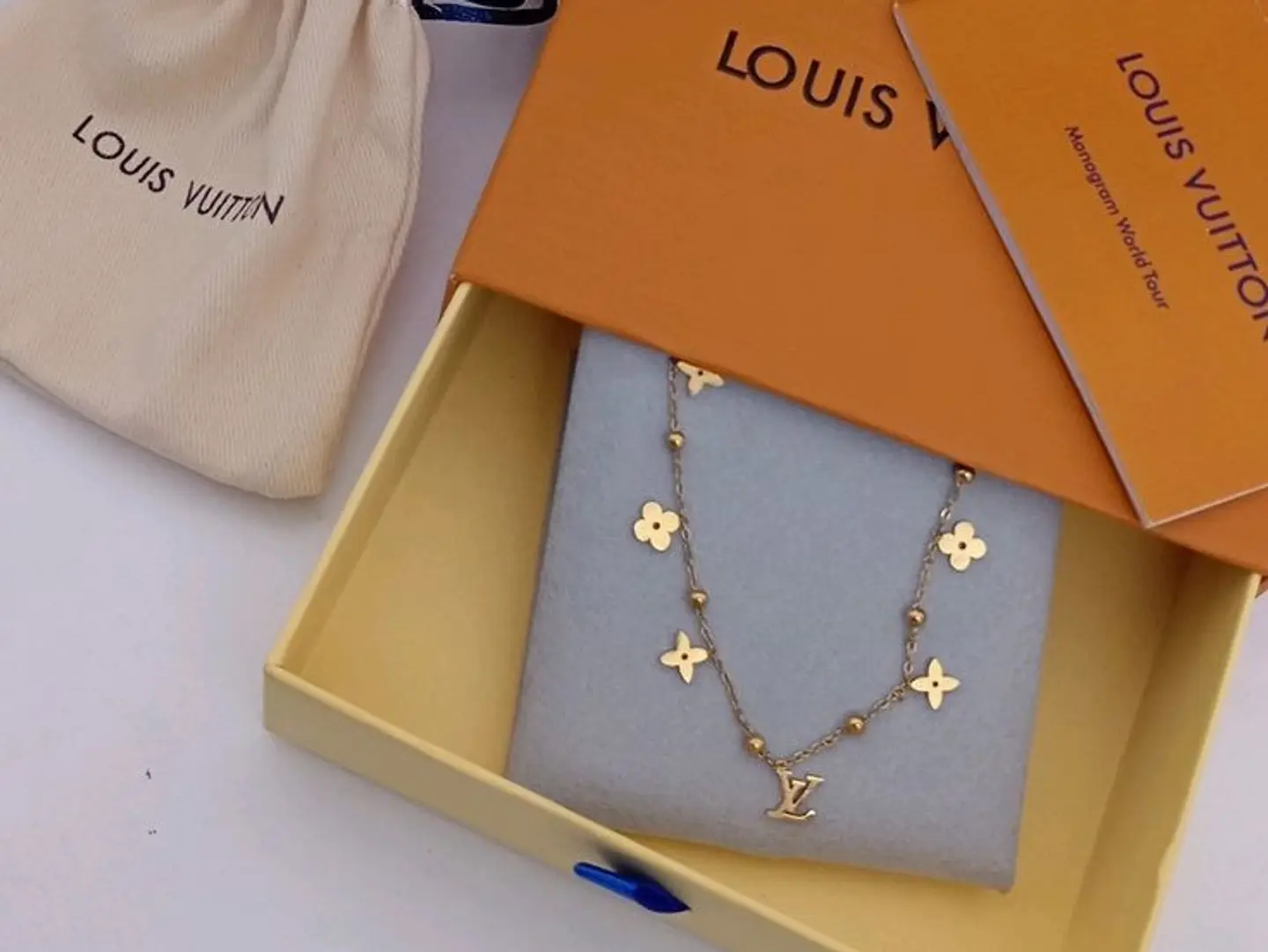 Louis Vuitton Blooming Supple Necklace