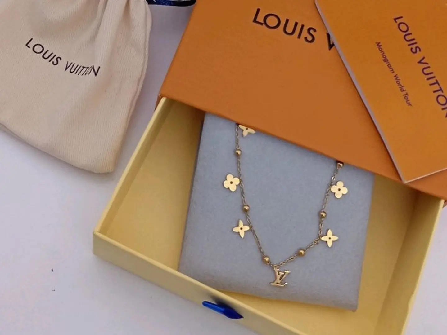 Louis Vuitton Blooming Supple Necklace