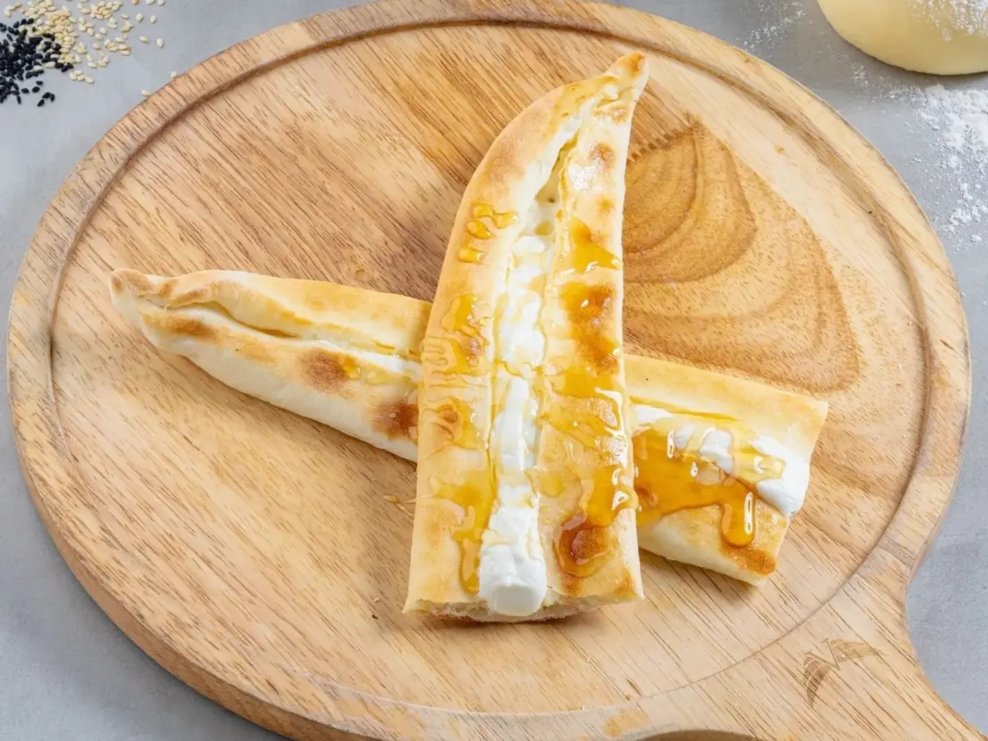 لبنة عسل