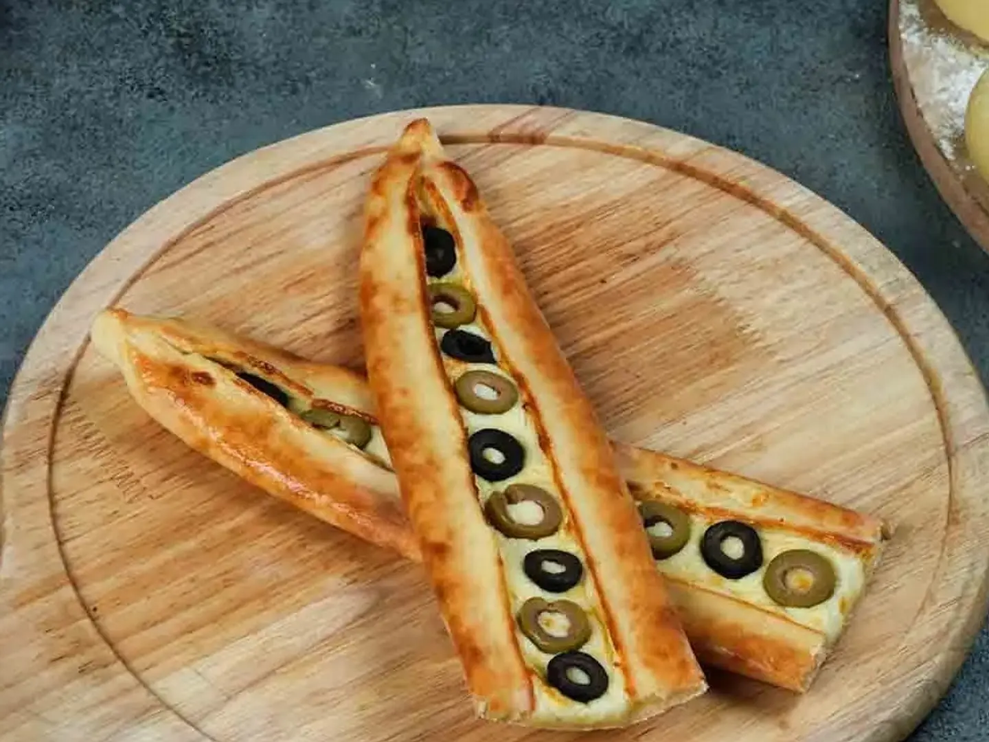 جبن زيتون