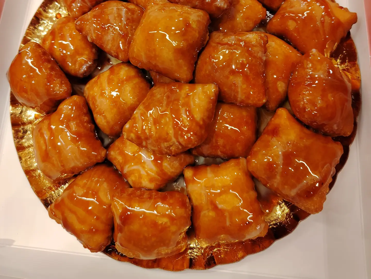 مكرملة بالجين