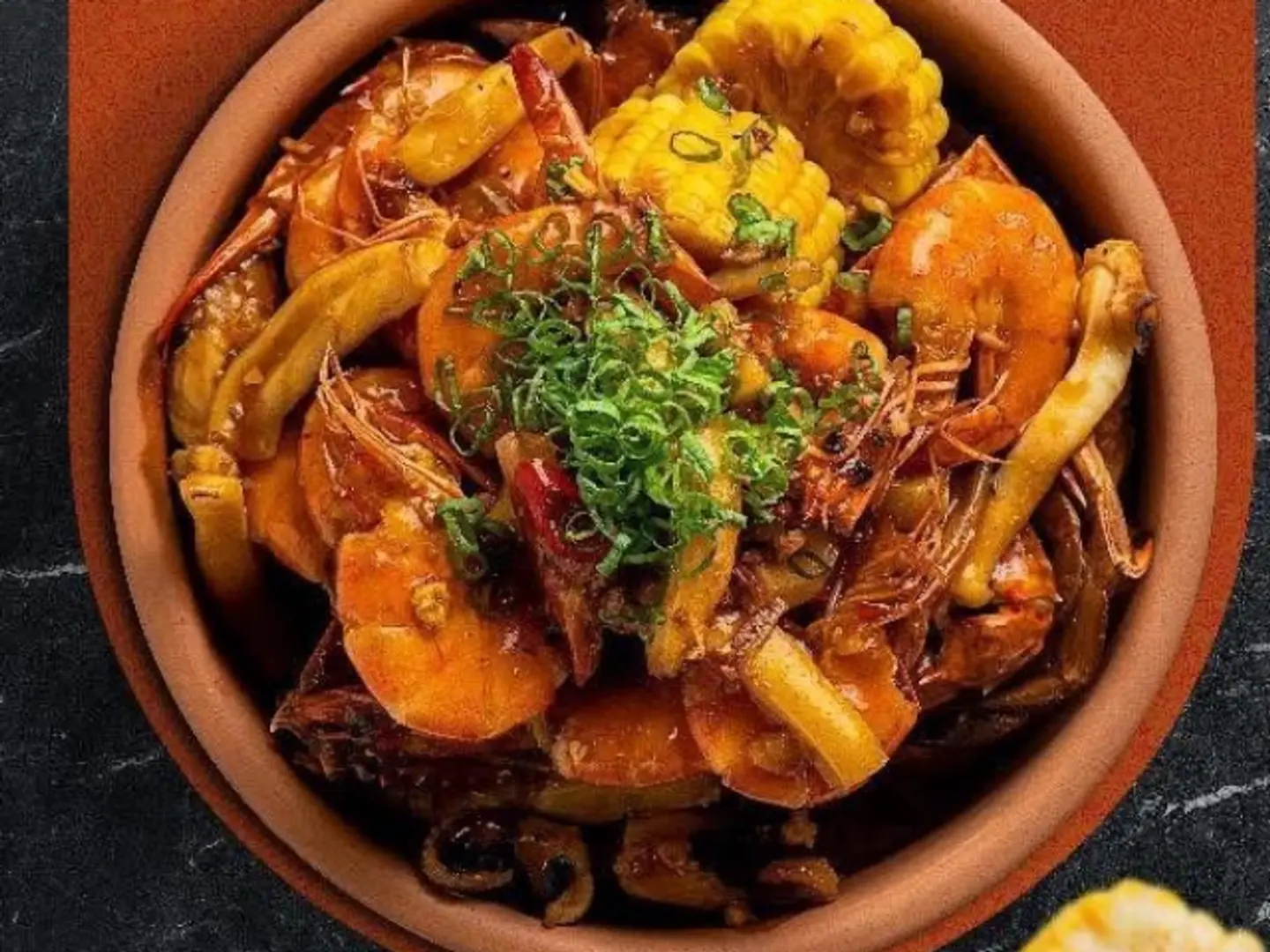 مزيج المأكولات البحرية المقلي