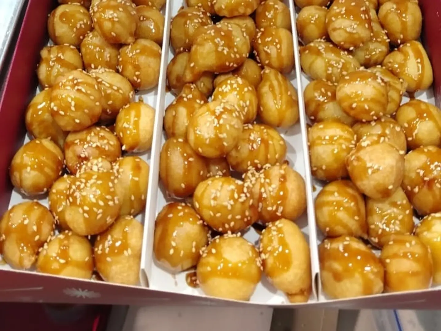 لقيمات علبه كبيره