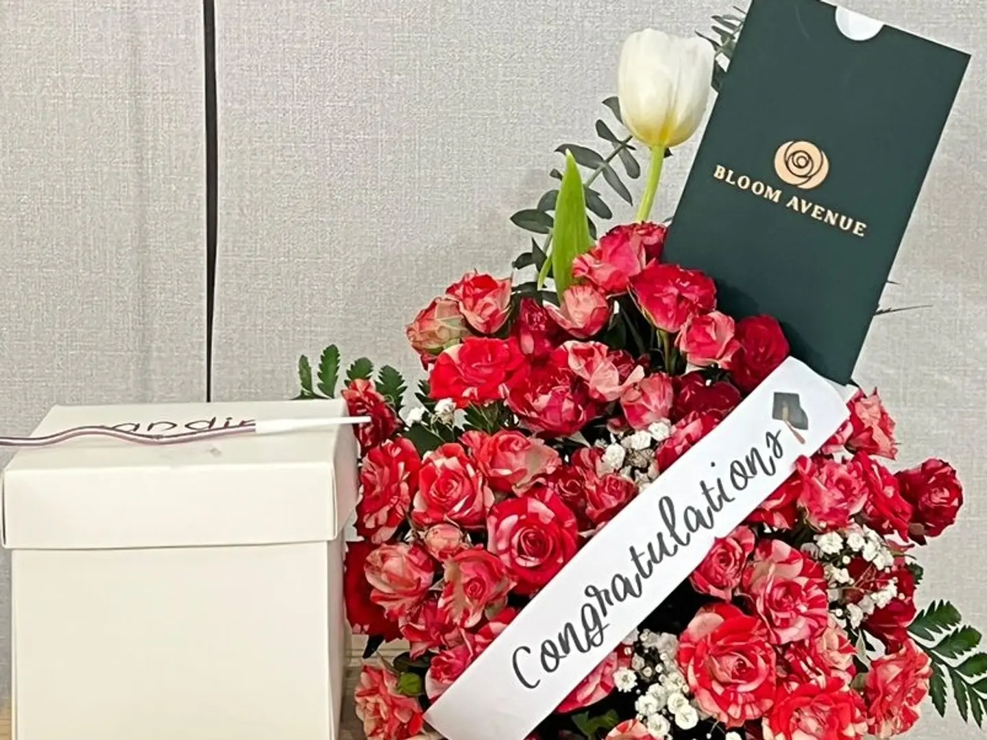 هديه التخرج مع كيكه كنديرا