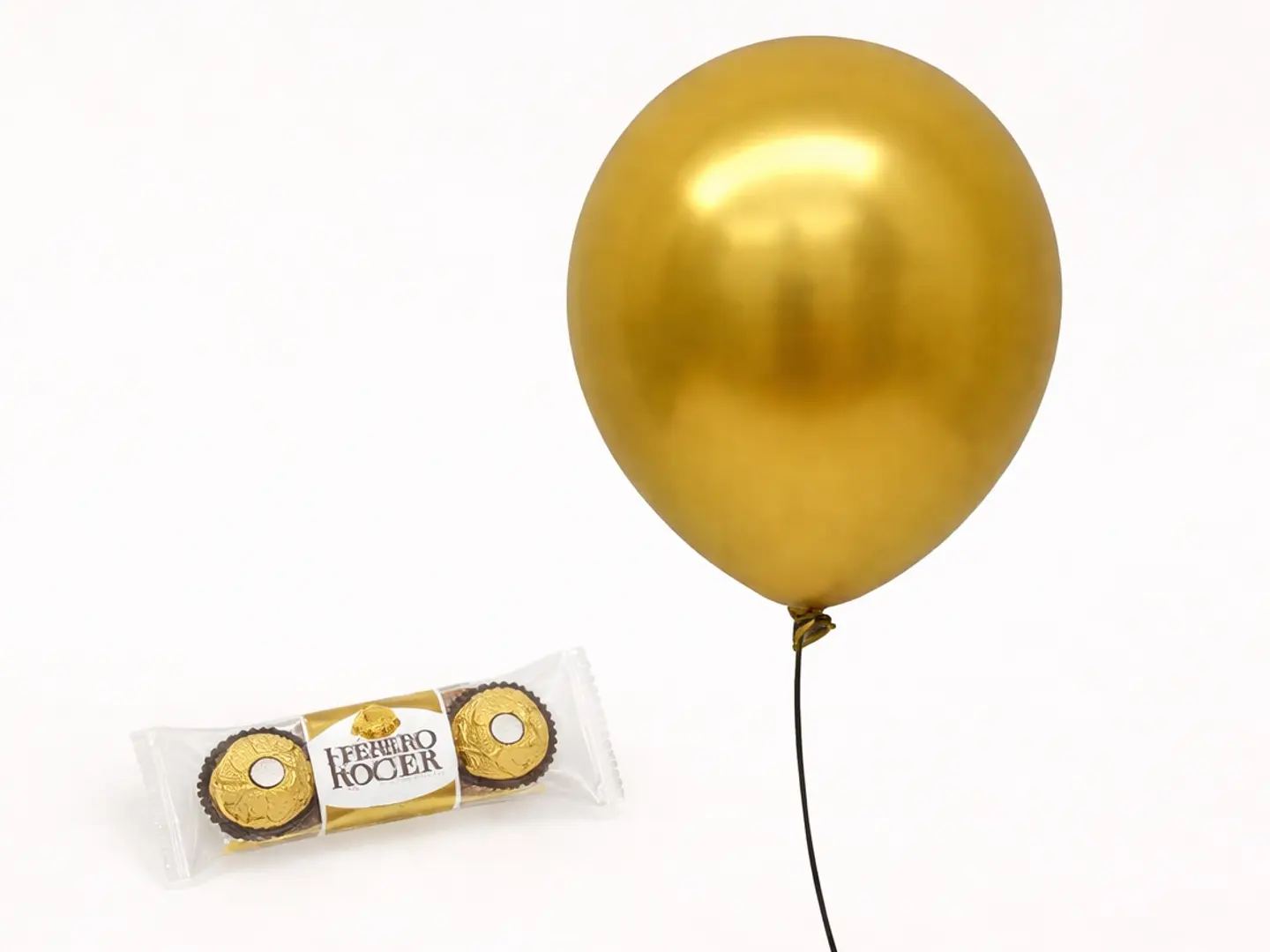 شوكولاتة فيريرو روشيه وبالون هيليوم ذهبي