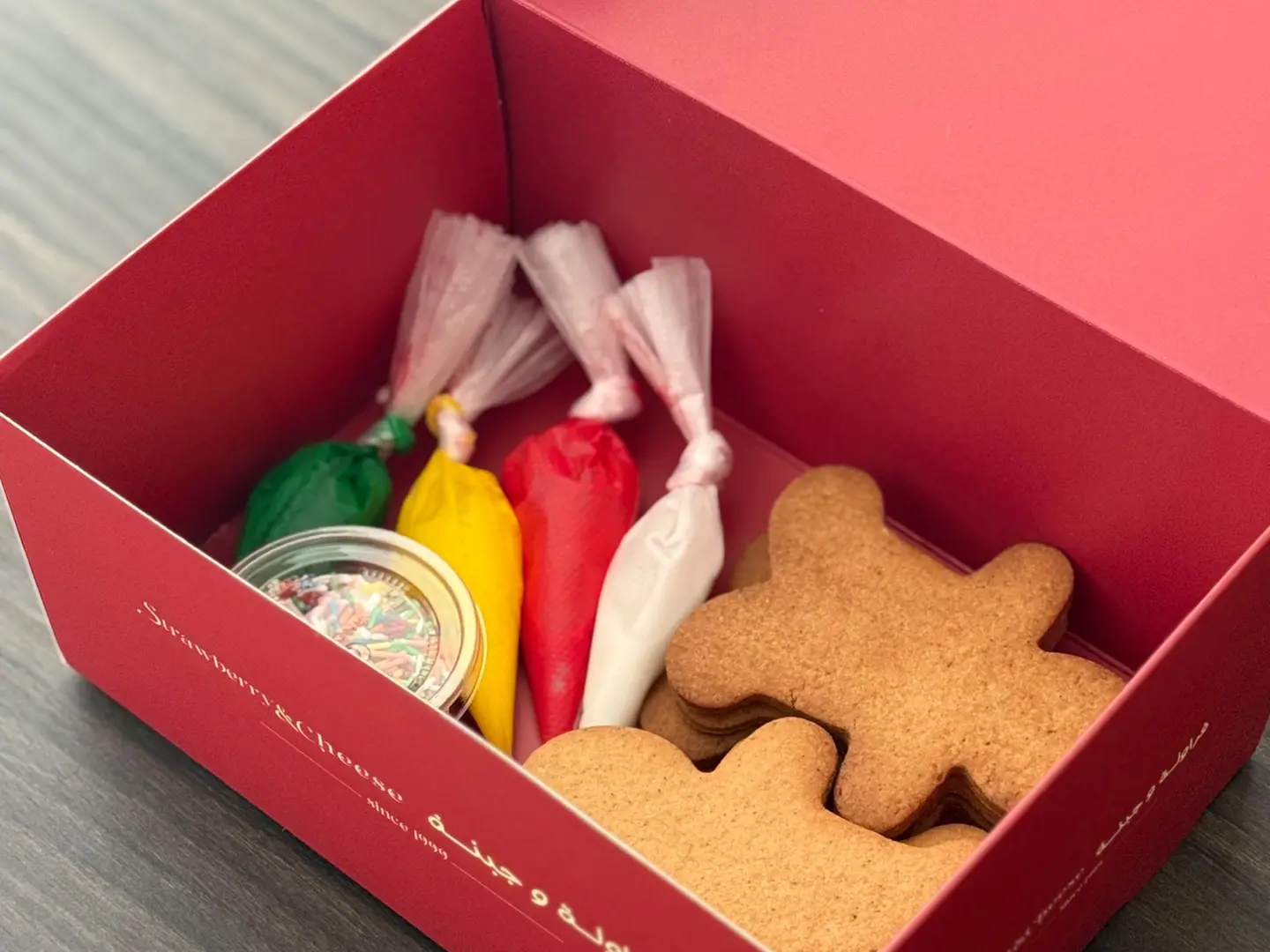 علبة تزيين الجينجر بريد مع الكريمة