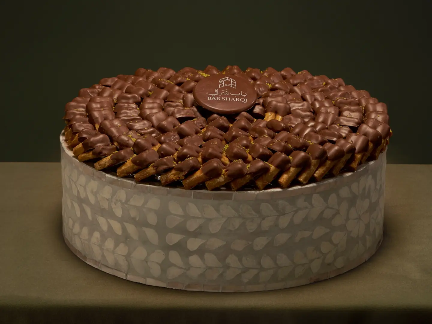 صينية أصابع البقلاوة بالكاجو والشوكولاتة كبير - رصاصي