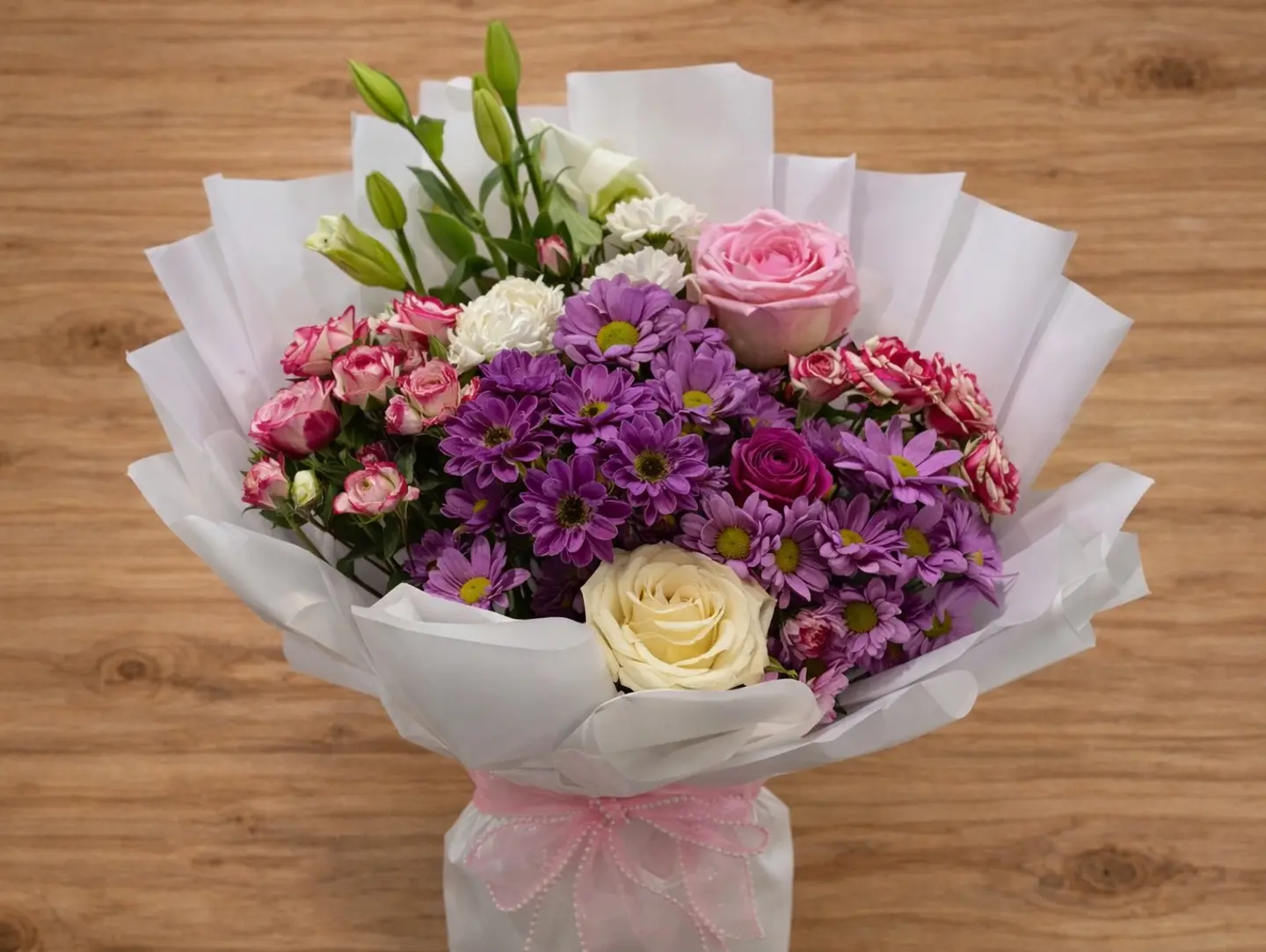 A Bouquet Of Purple And Pink Roses 023