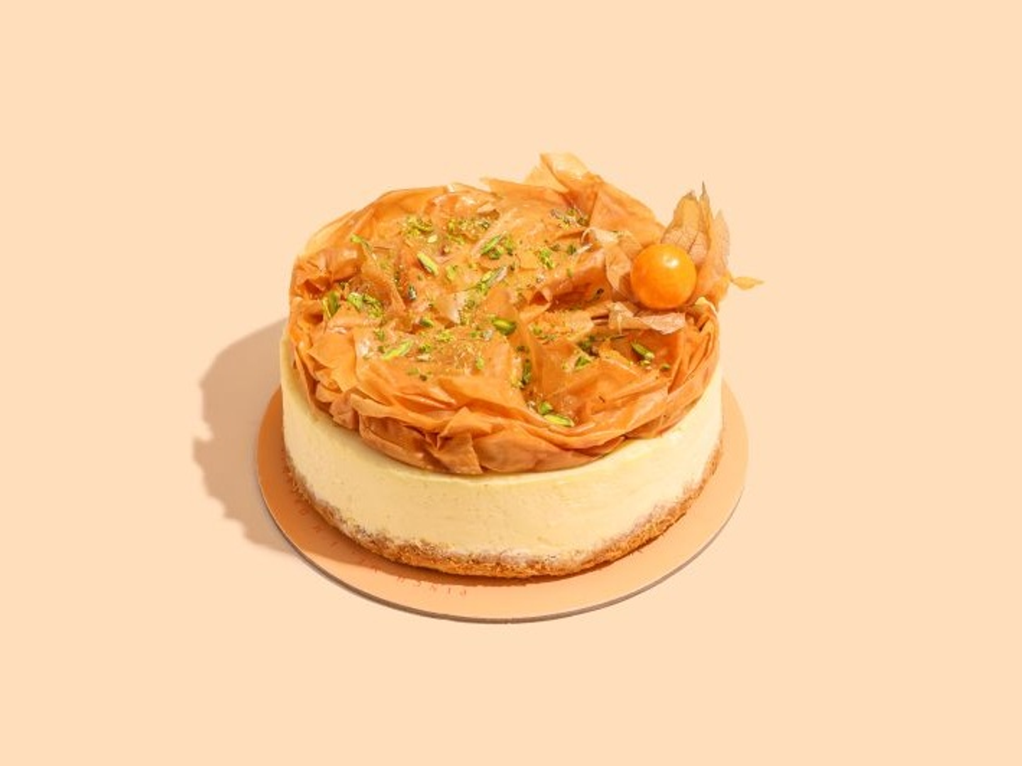 تشيزكيك بنكهة البقلاوة مع طبقة كنافة مقرمشة 6 إنش