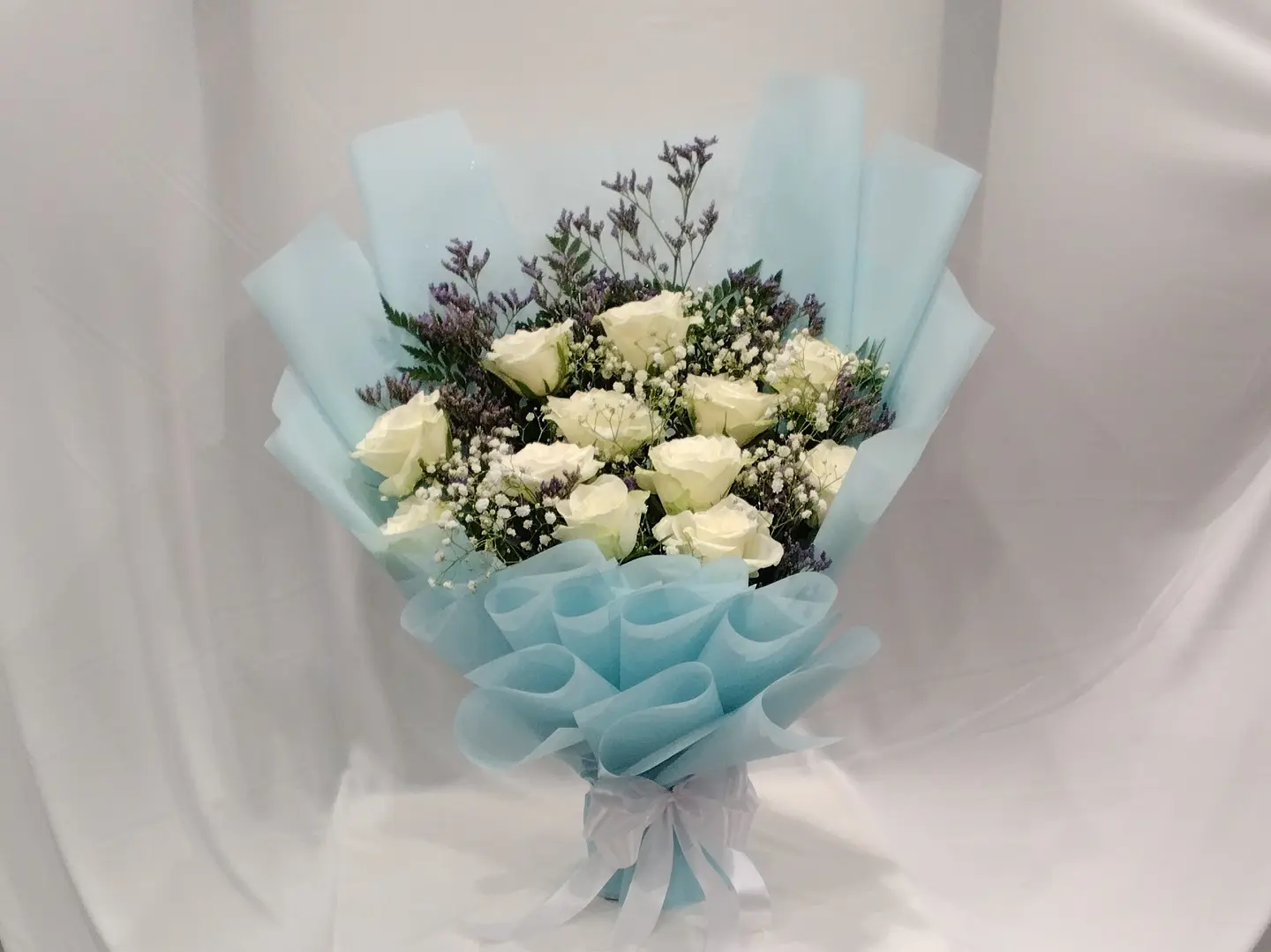 White Rose Bouquet 1