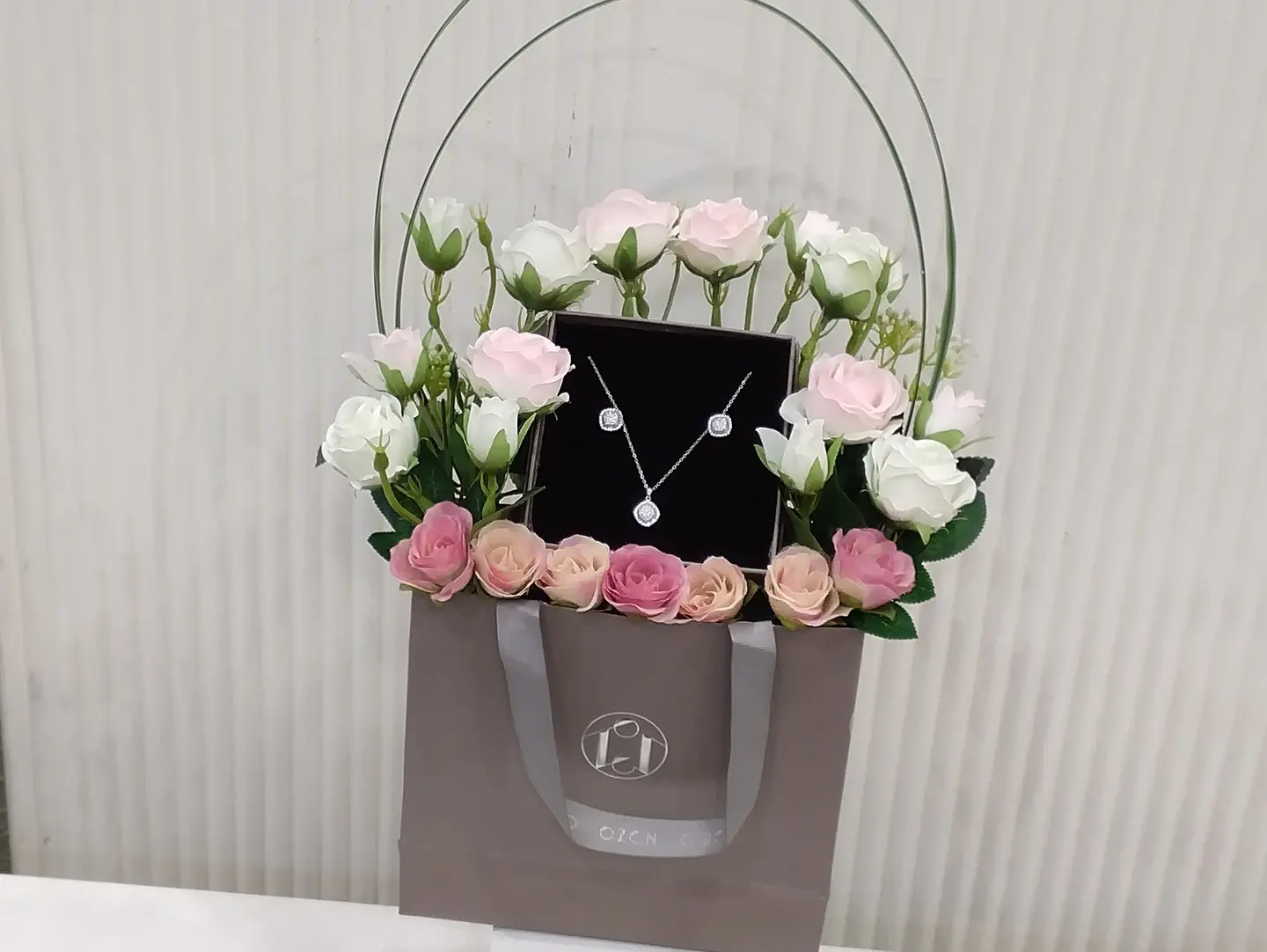 Gift Box, Zilkon Necklace, 15