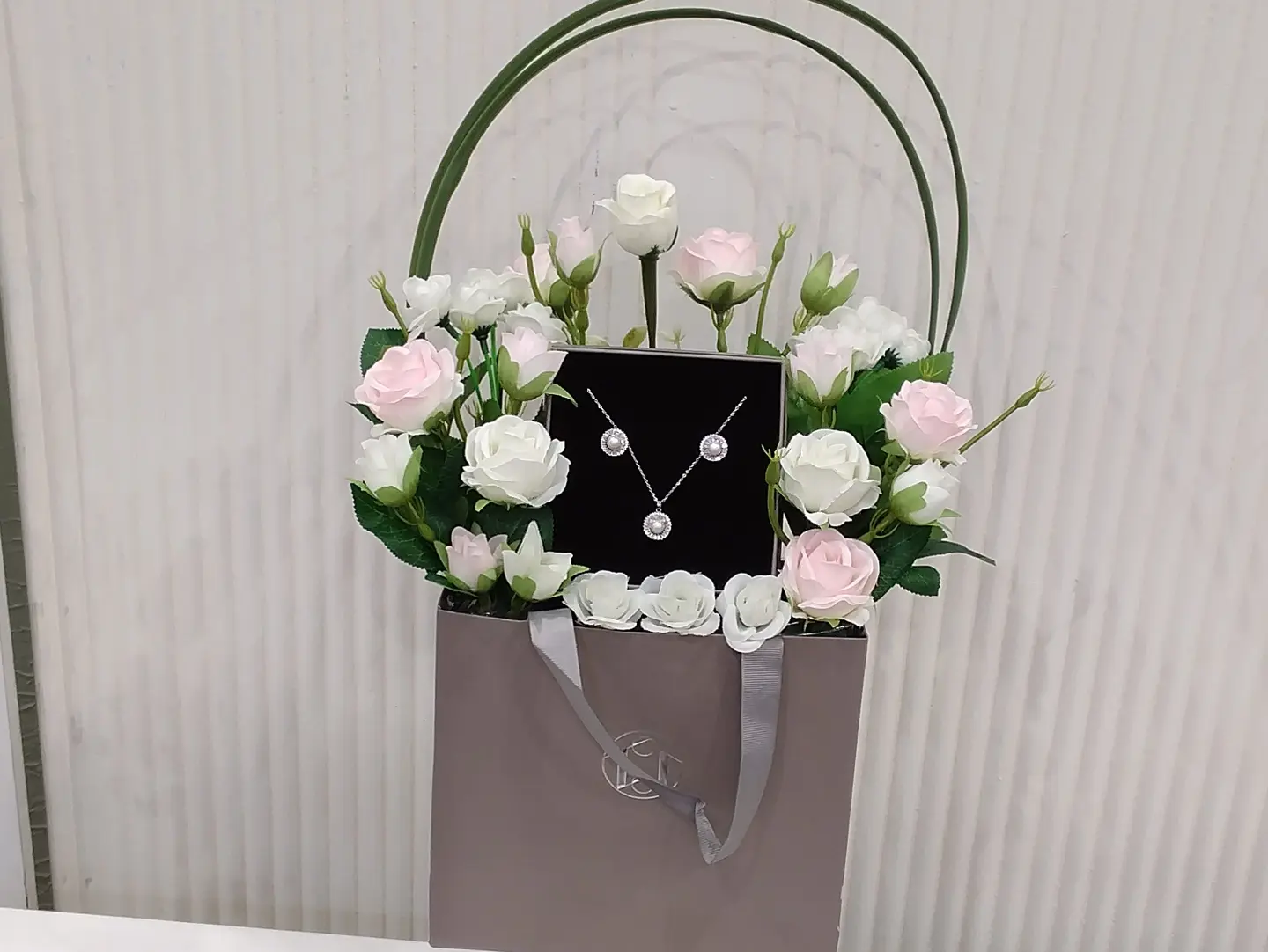 Zilkon 6 Necklace Gift Box