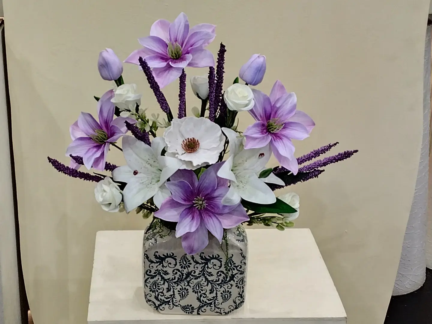Artificial Flower Vase 8