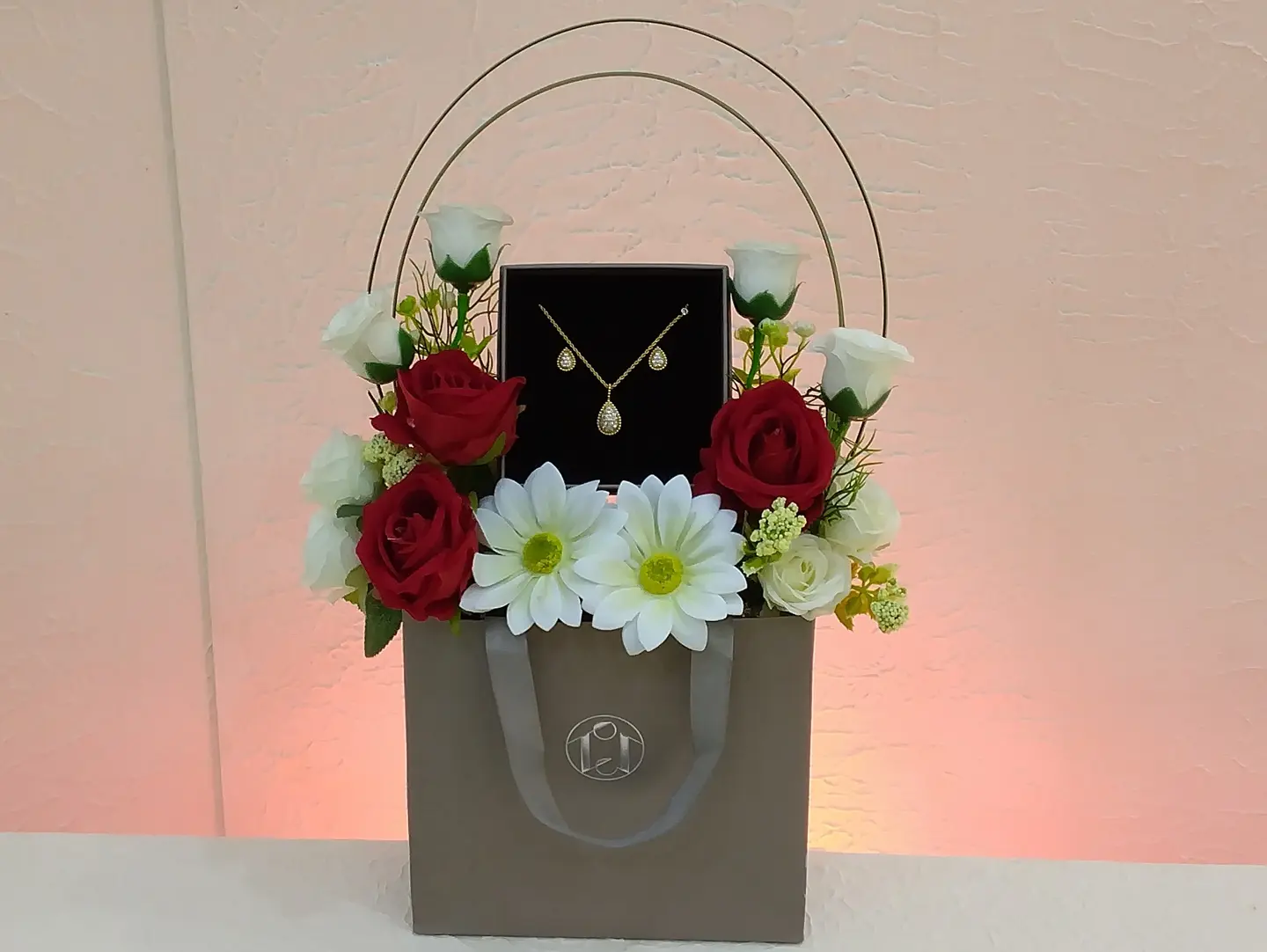 Gift Box, Zilkon Necklace 16