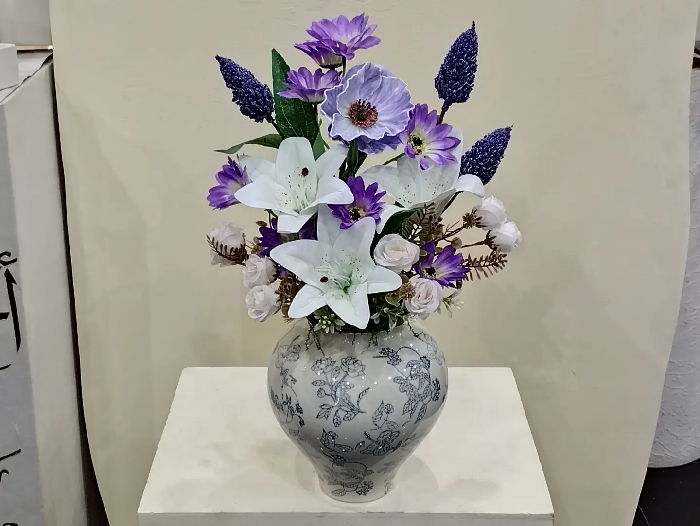 Artificial Flower Vase 2