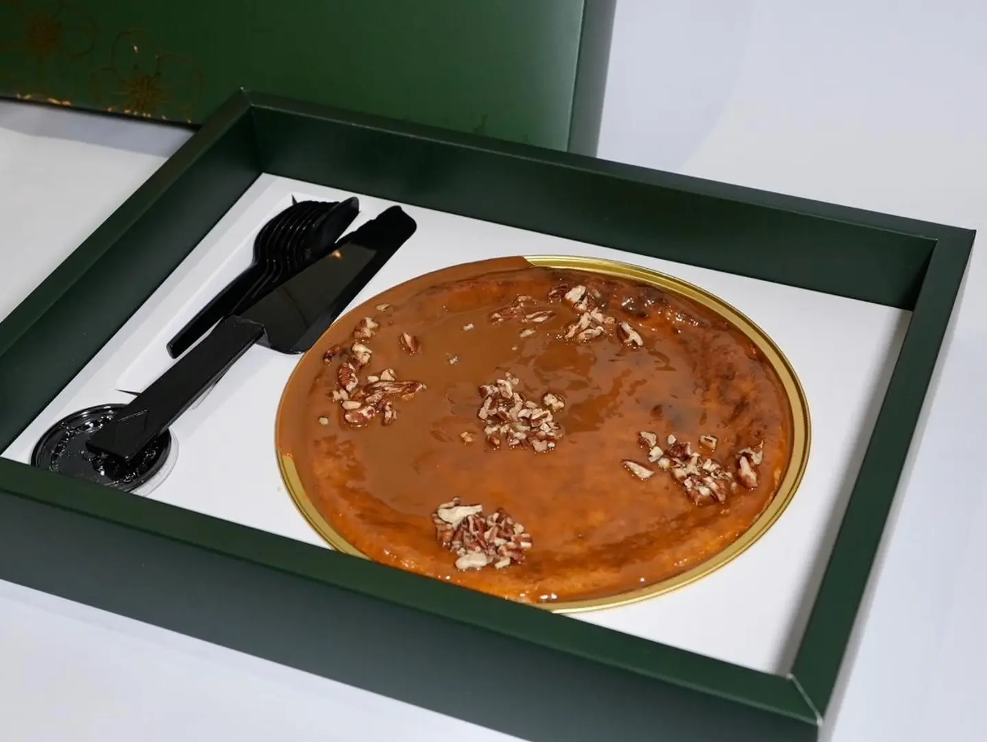 Medium Basbousa Tray With Toffee And Pecan
