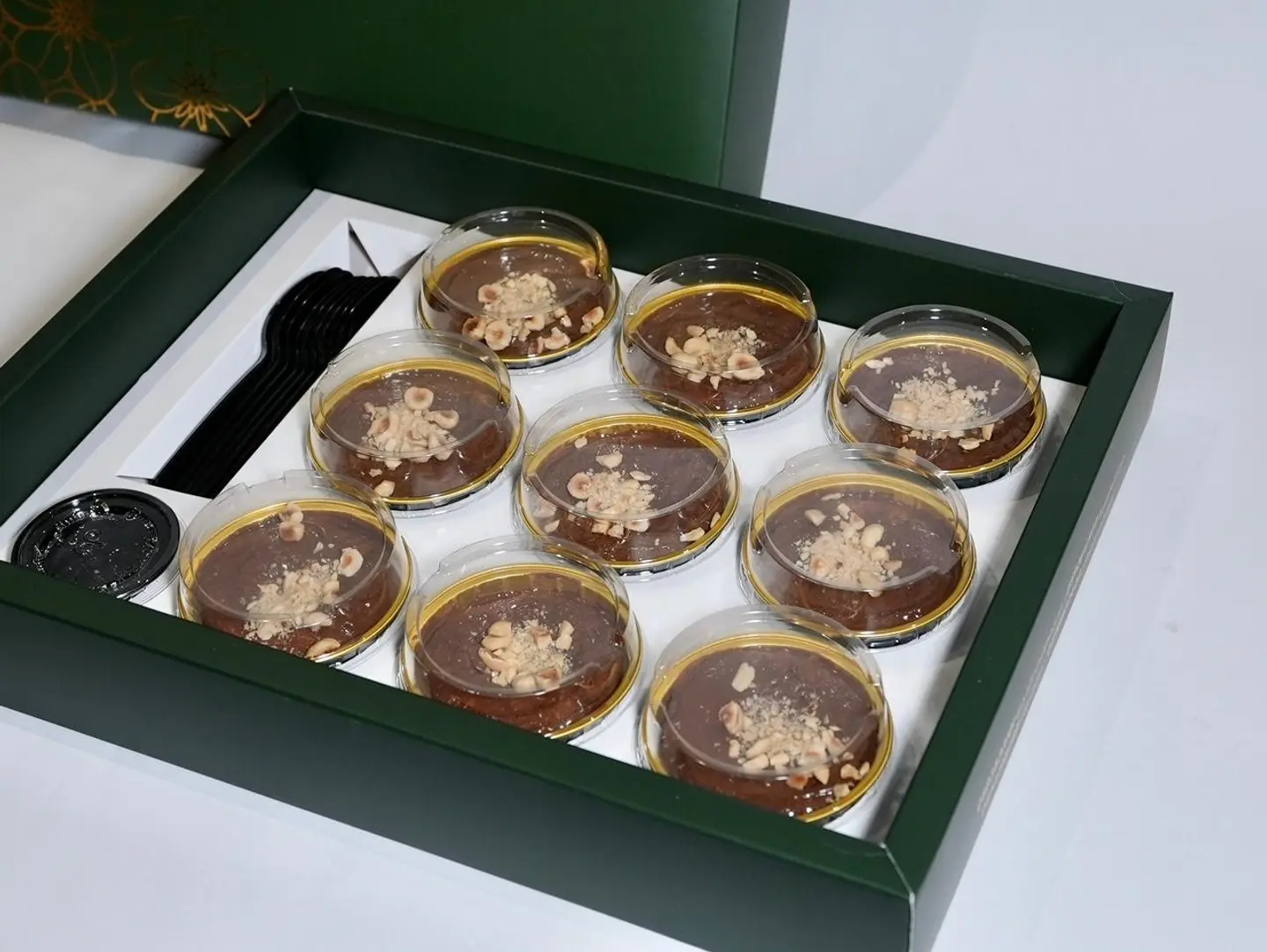 Basbousa Cups Box With Chocolate