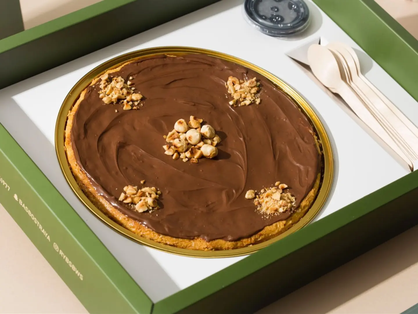 Medium Basbousa Tray With Chocolate And Hazelnut