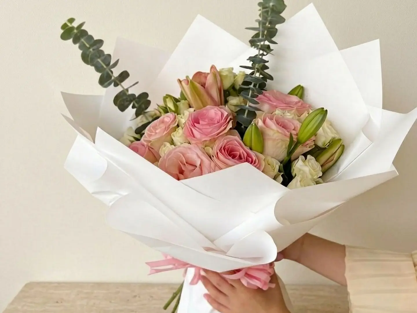 باقة ورد طبيعية بتصميم هادي وجميل 05