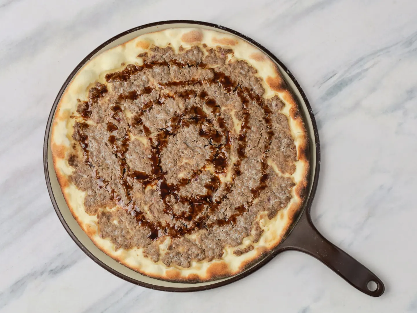 فطيرة لحم دبس الرمان