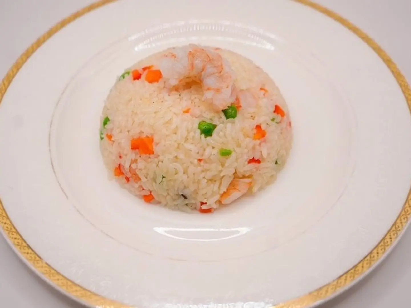 أرز مقلي بالمأكولات البحرية