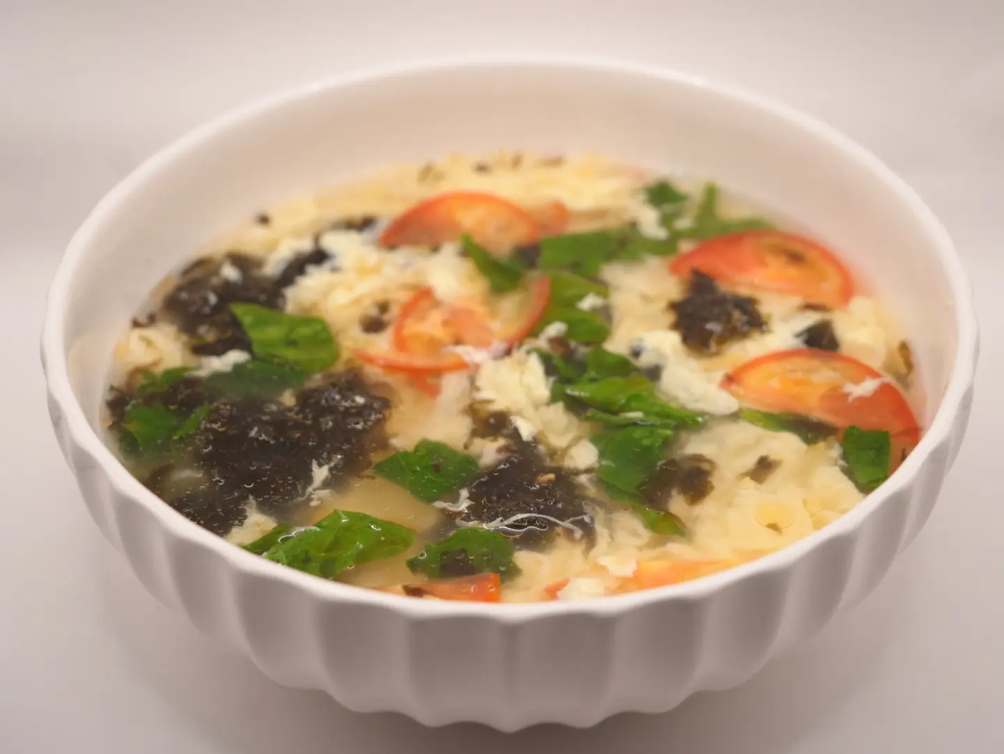 شوربة الطماطم والبيض