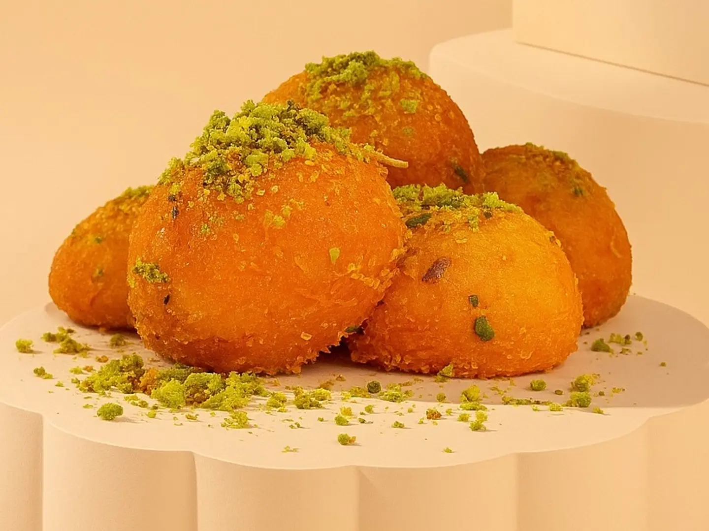Small Kunafa Bites With Cream