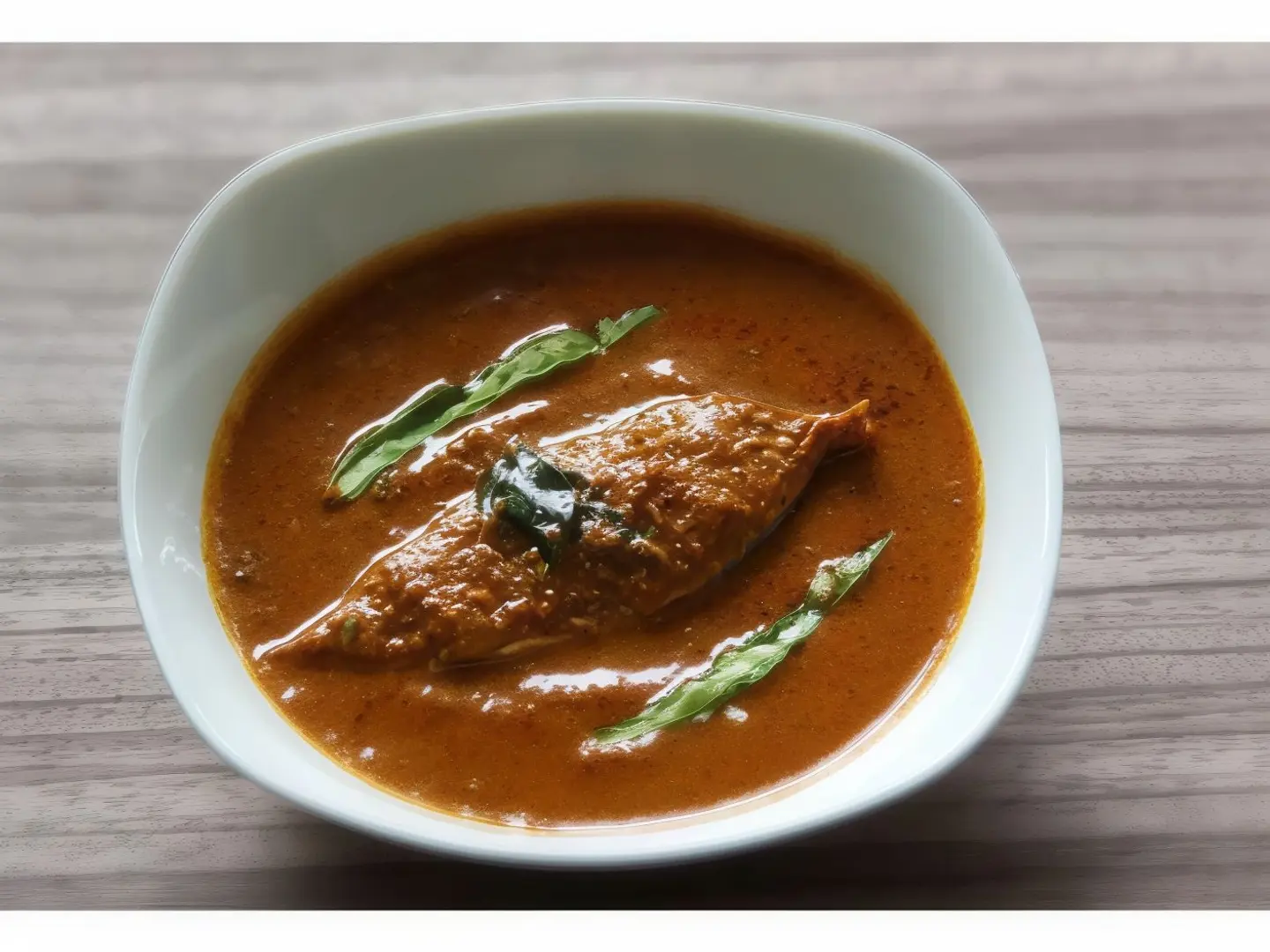 كاري السمك الغواني