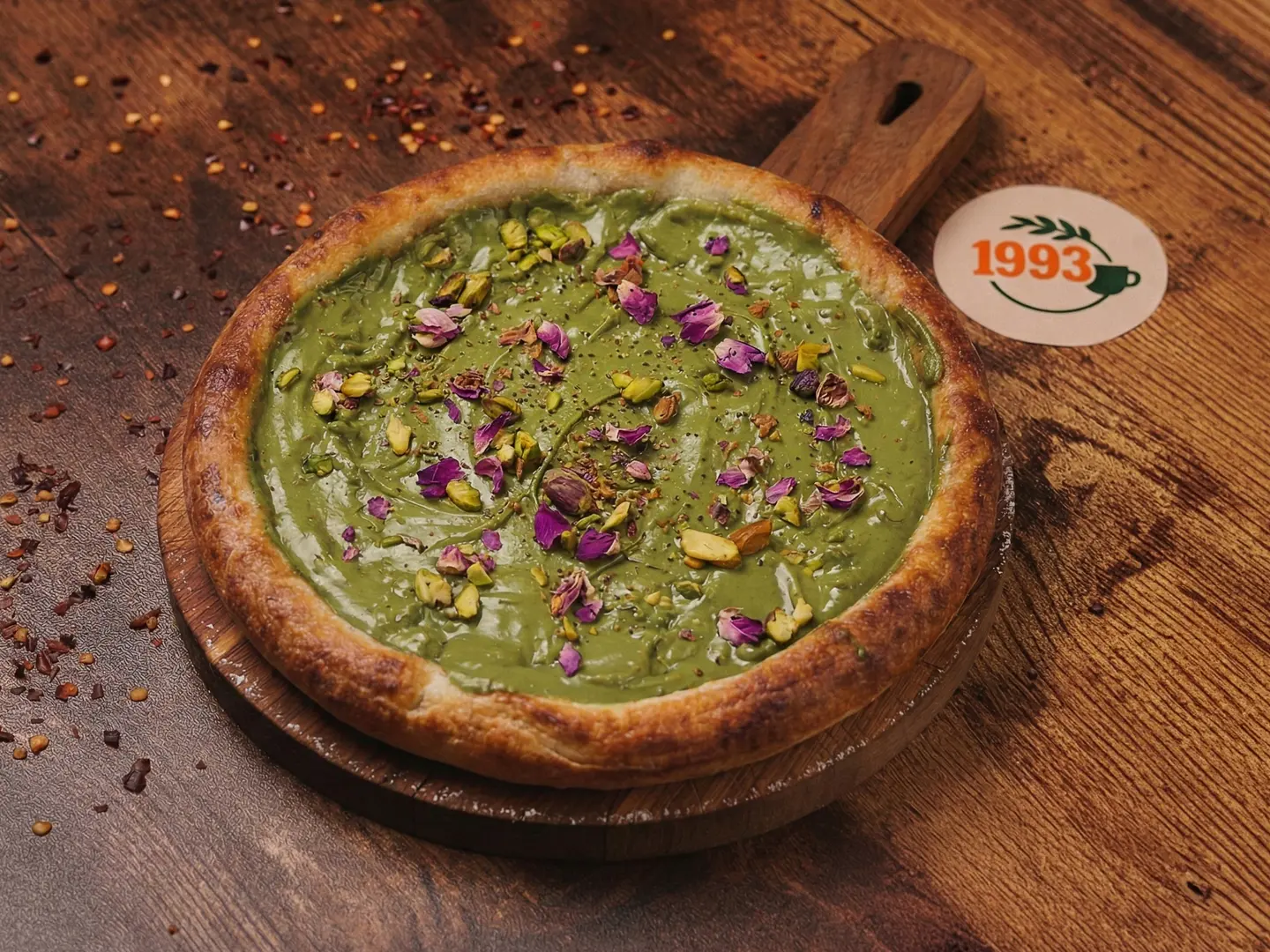 بيتزا نابولي بستاشيو و الورد الطائفي