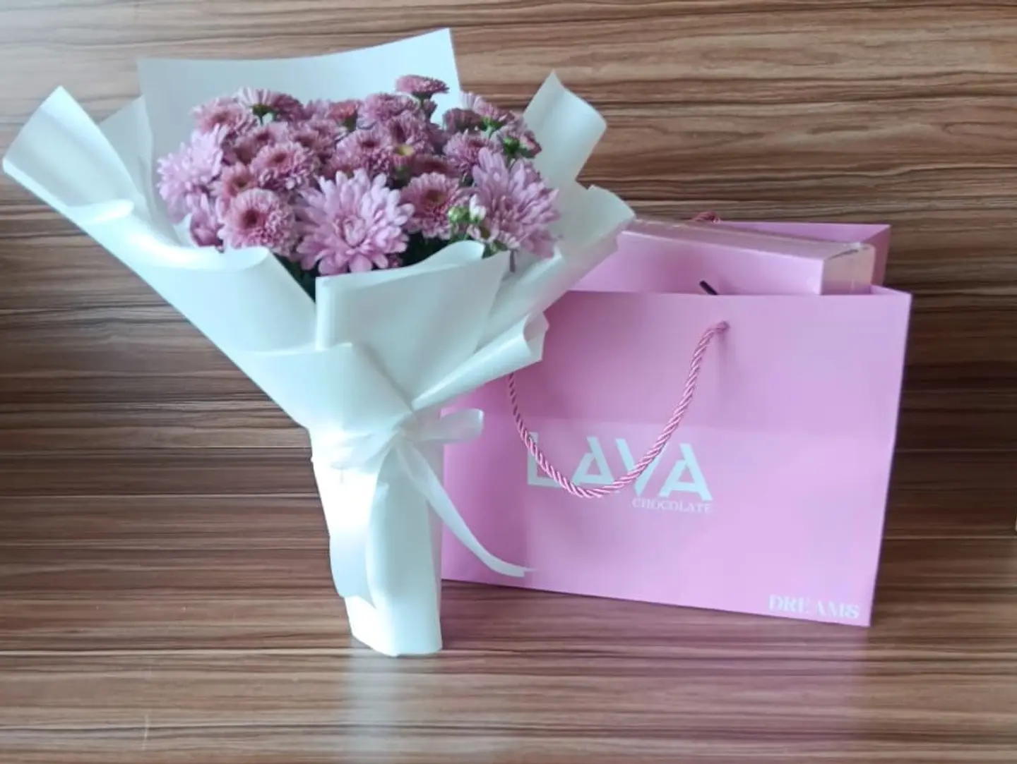 Lara Chocolates My Bouquet No. 28