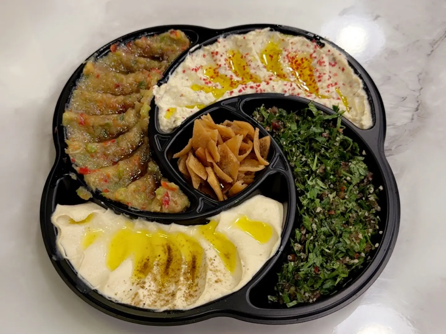 صحن مقبلات مشكل حجم وسط