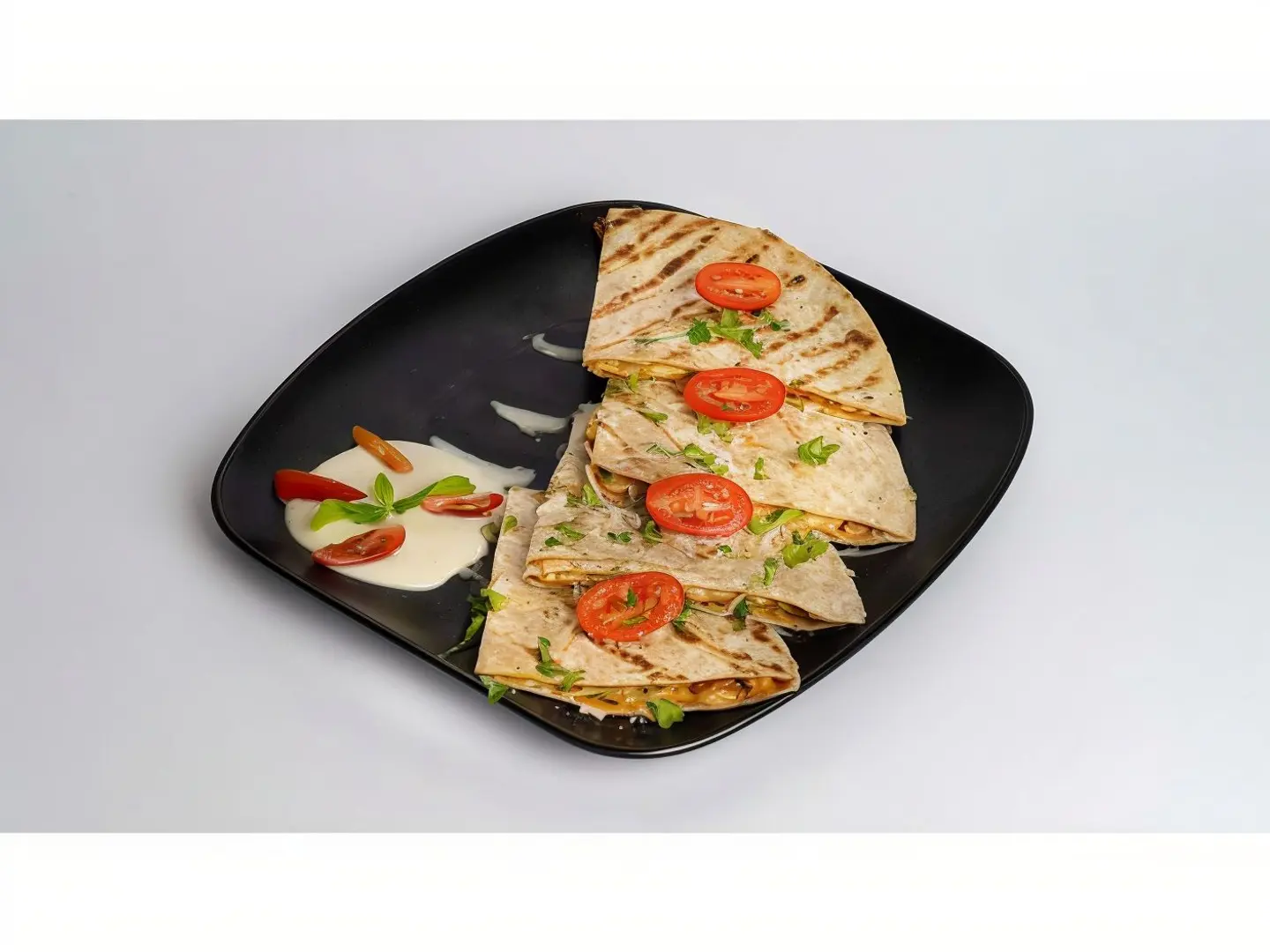 كساديا دجاج بالريحان والجبن