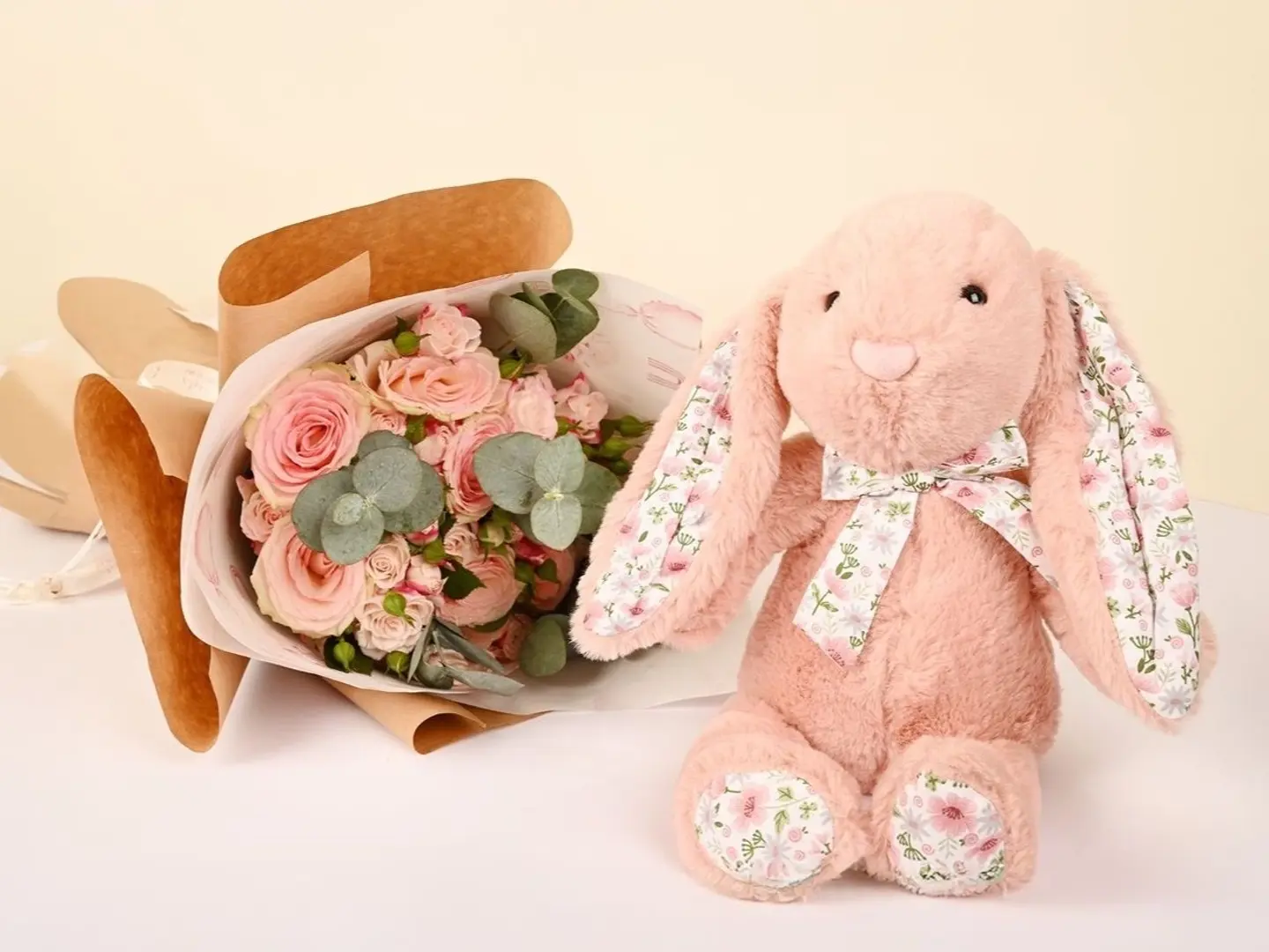 باقه هناء الورد مع الدبدوب