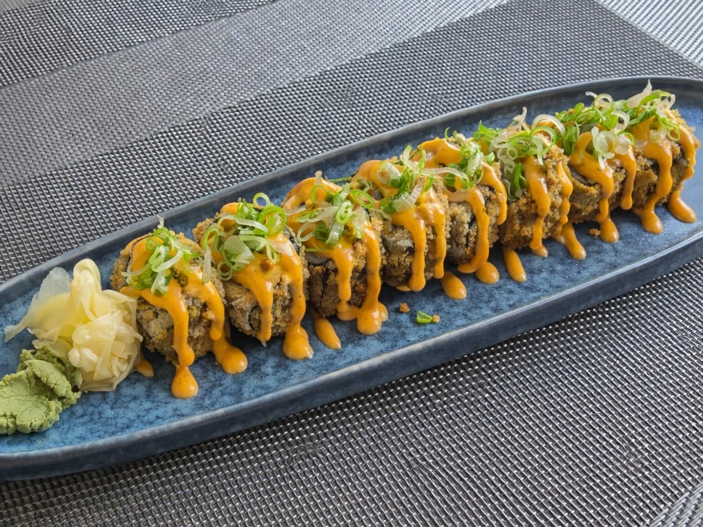 Crispy Salmon Tempura Roll 8 Pcs
