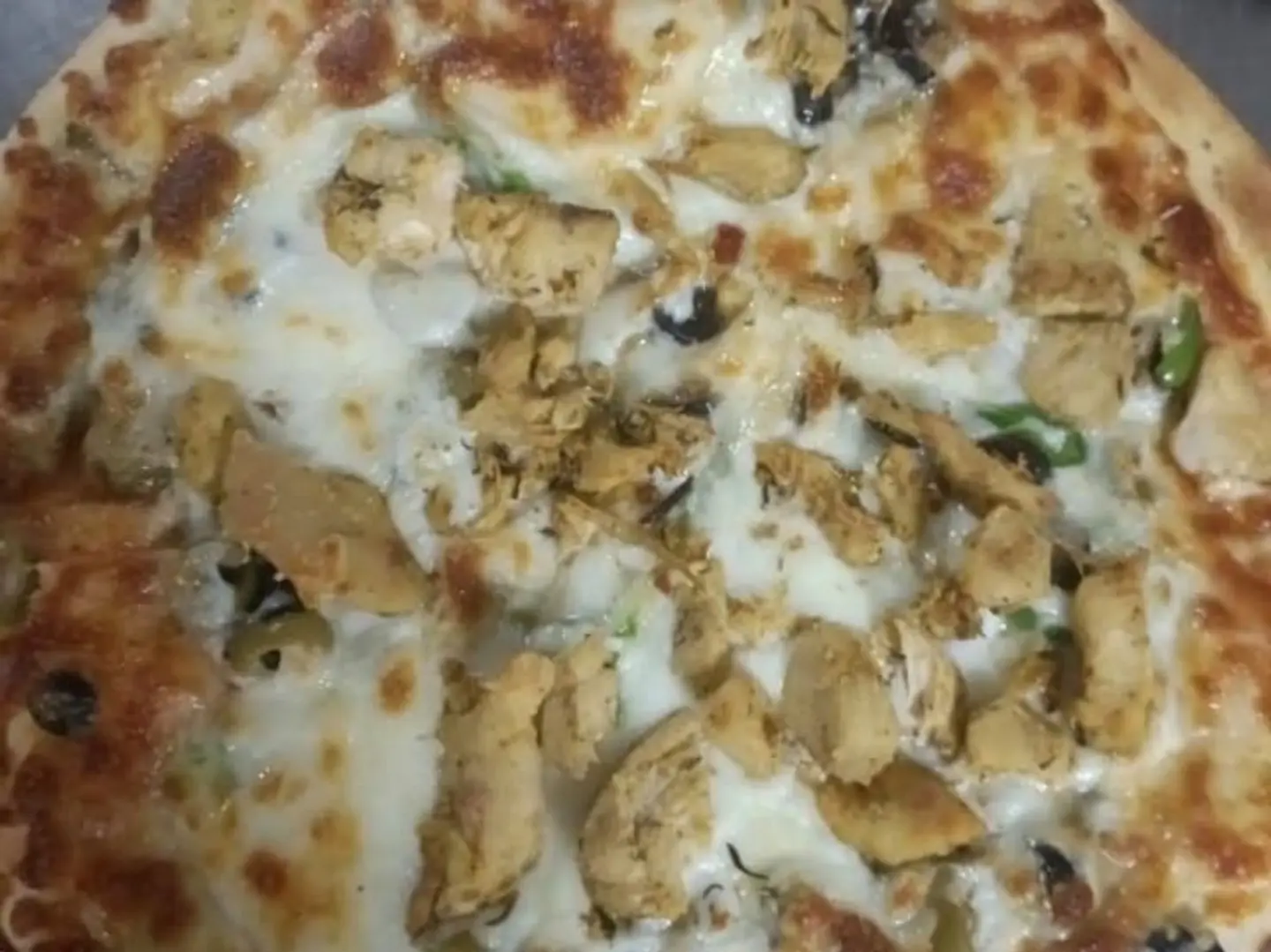 بيتزا دجاج كبير