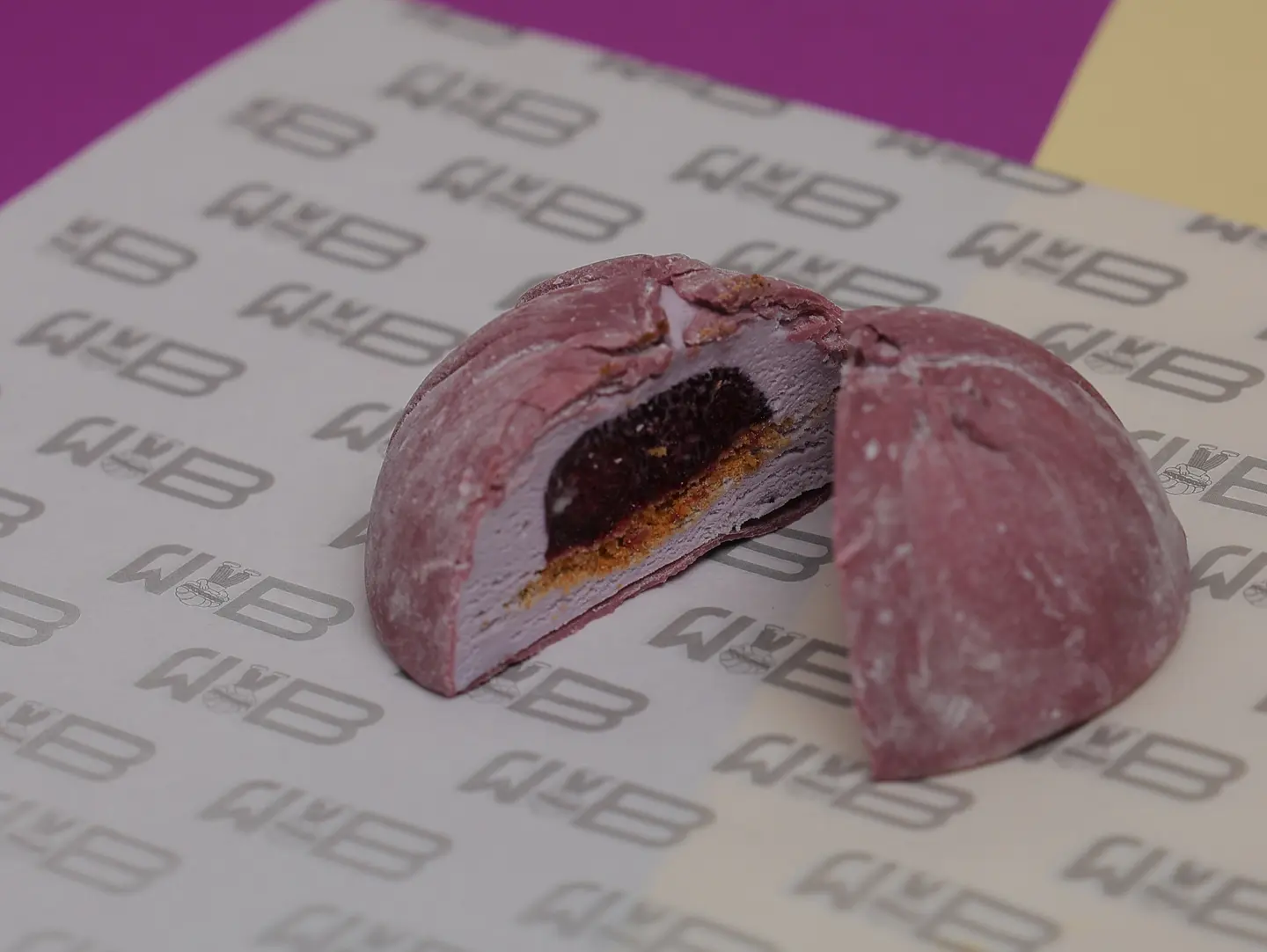 ايس كريم موتشي تشيز كيك توت