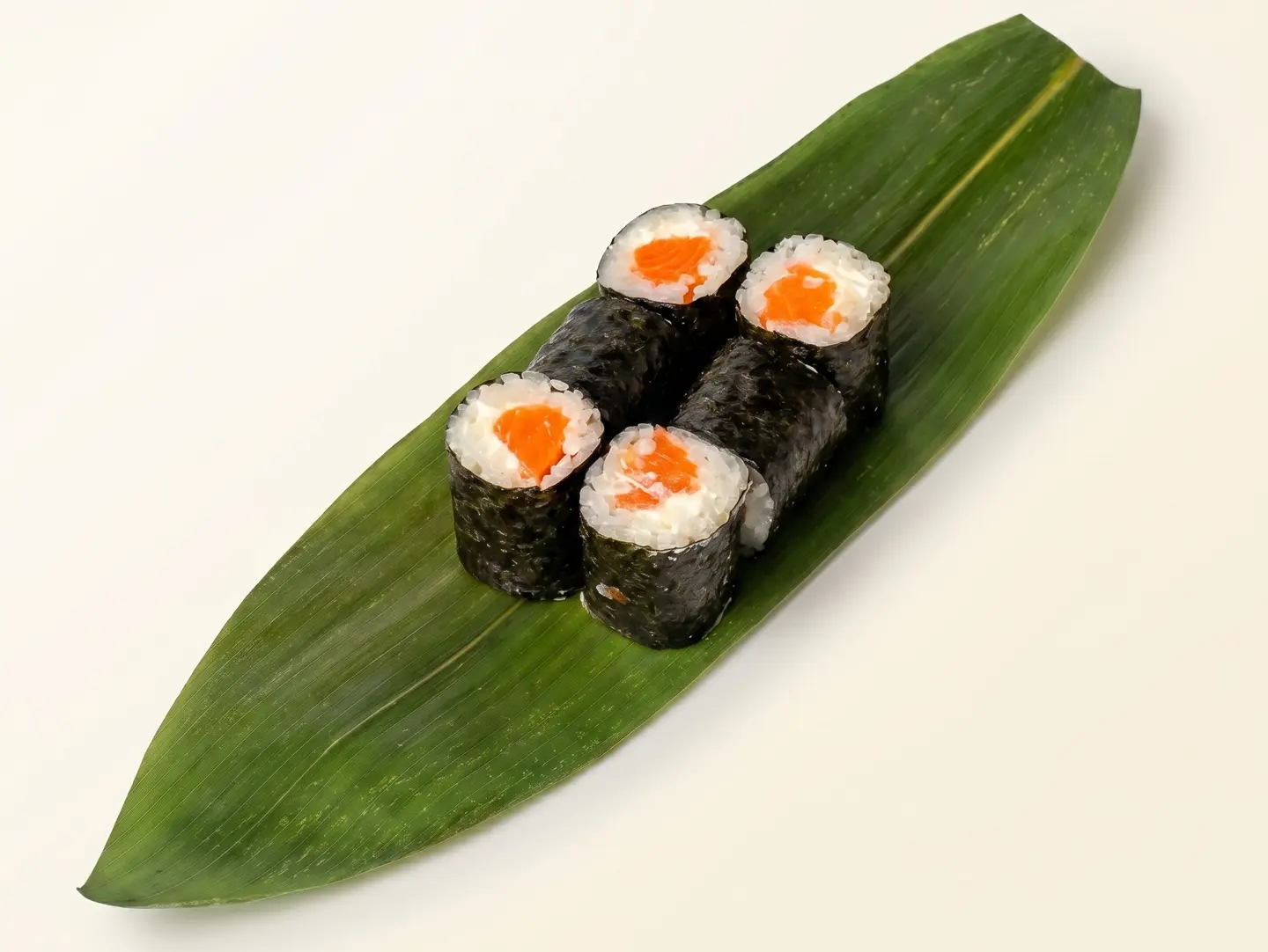 Salmon Maki 6 Pieces