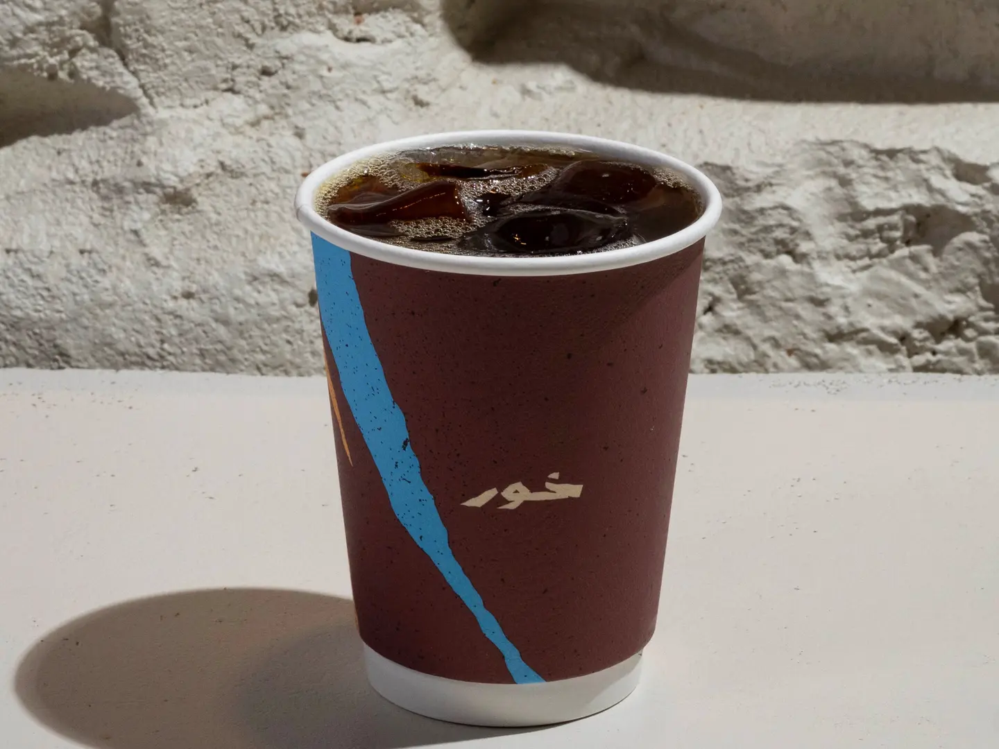 قهوة اليوم بارد كبير