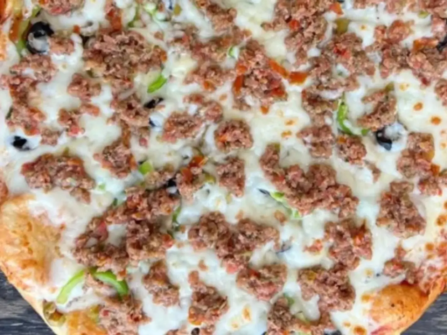 بيتزا لحم صغير