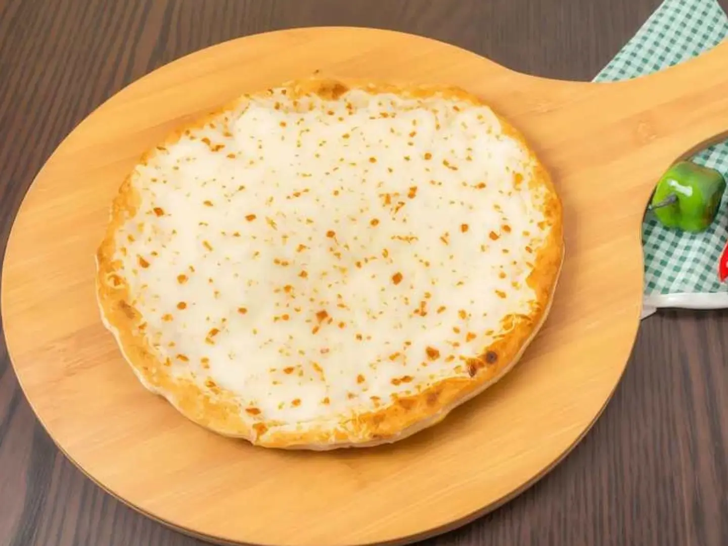 Labneh Manakish With Mozzarella Cheese