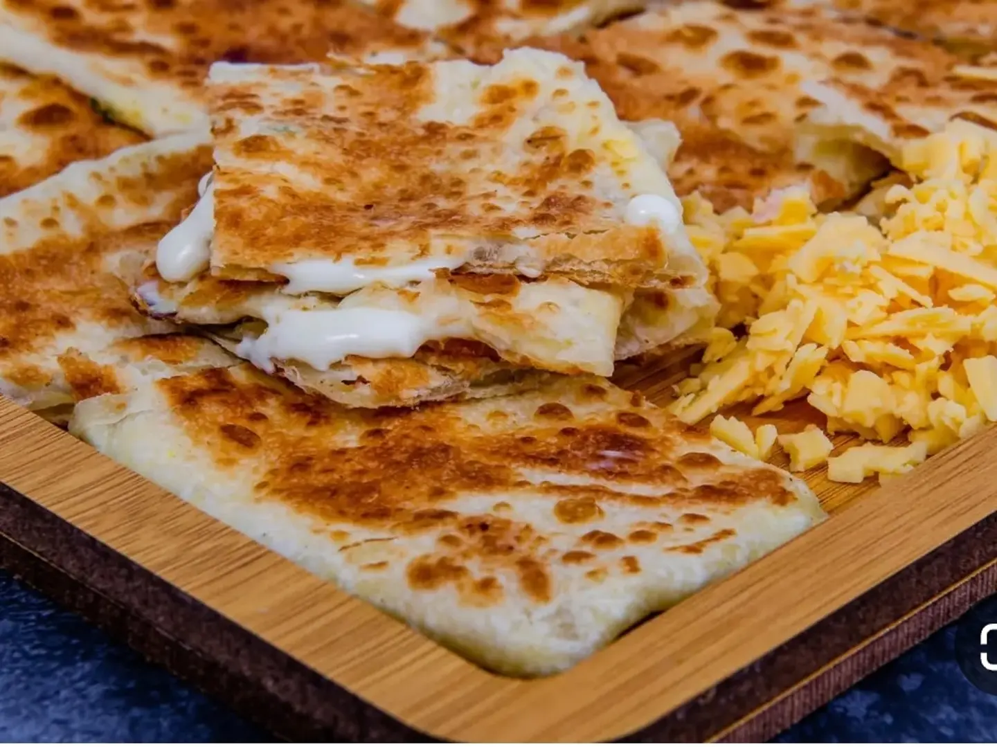 Mixed Cheese Mutabbak