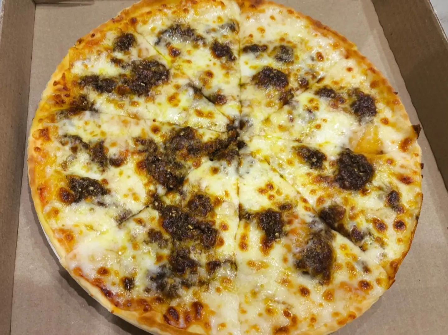 Cheese And Za'atar Pizza