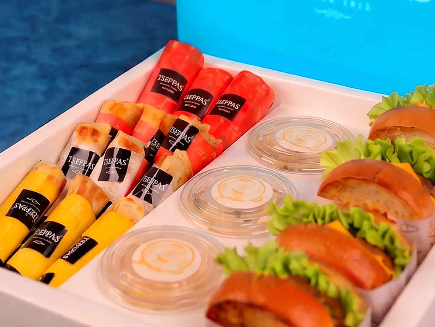 Savory Mixed Box 17 Pieces