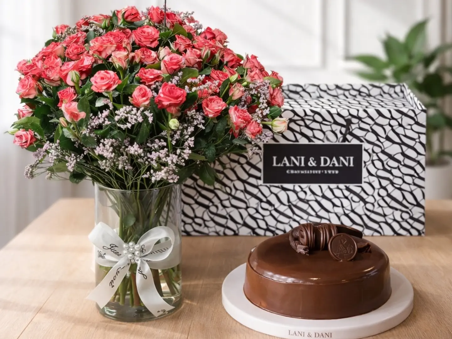 باقة ورد وكيك جلاكسي اني وداني