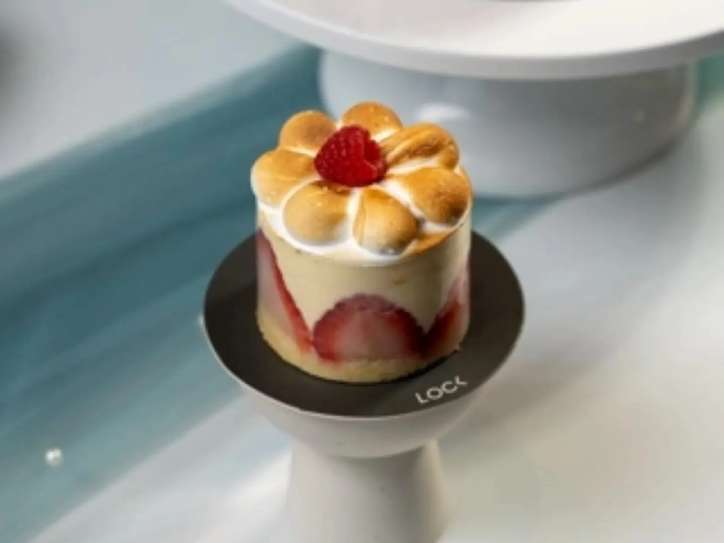Ind. Fraisier Cake
