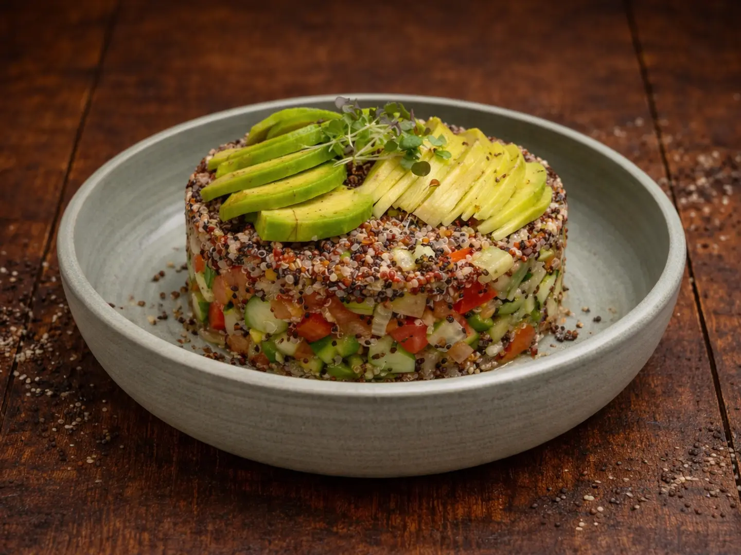 سلطة كينوا وأفوكادو