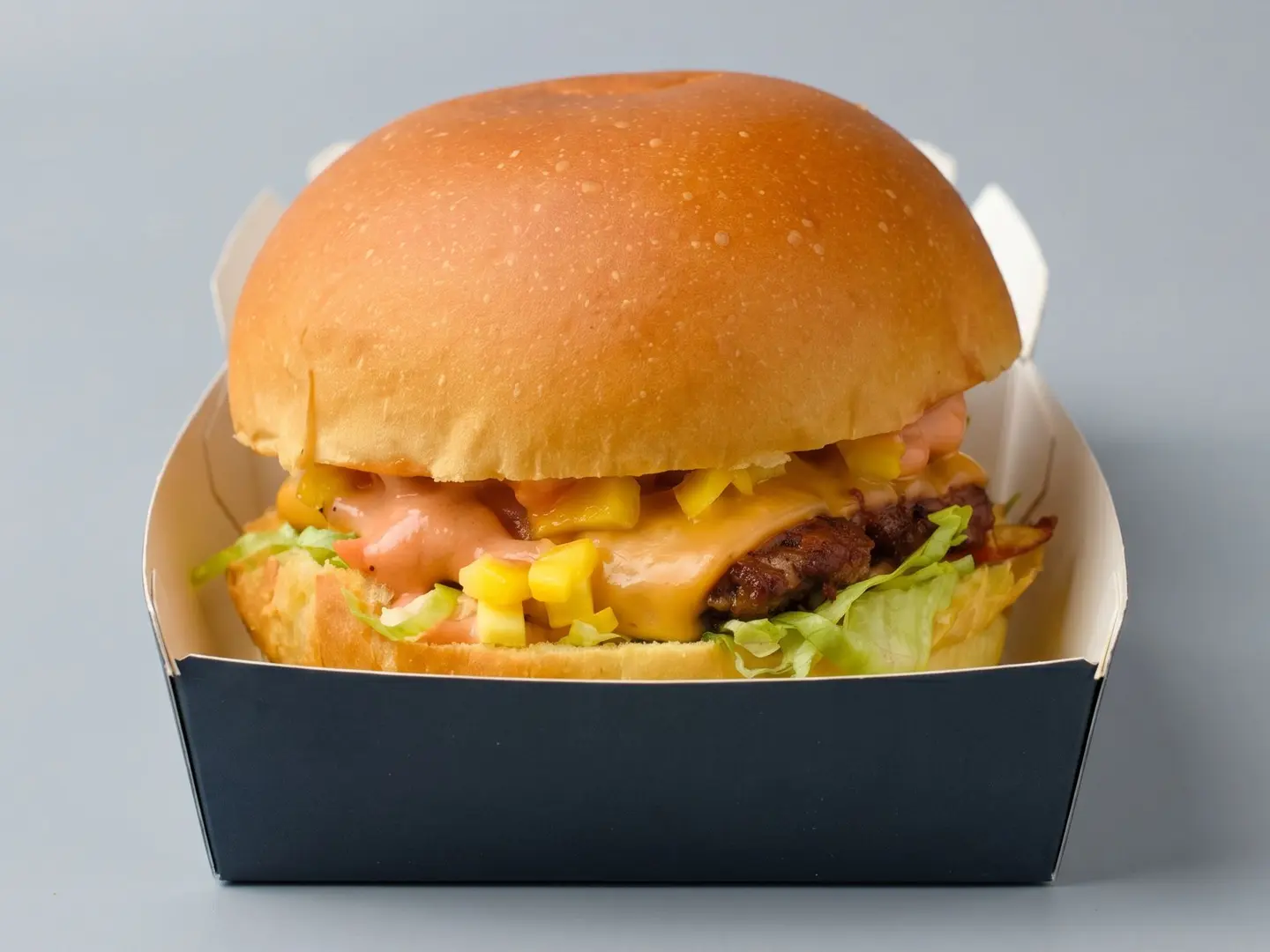 برجر لحم بقري بالمانجو