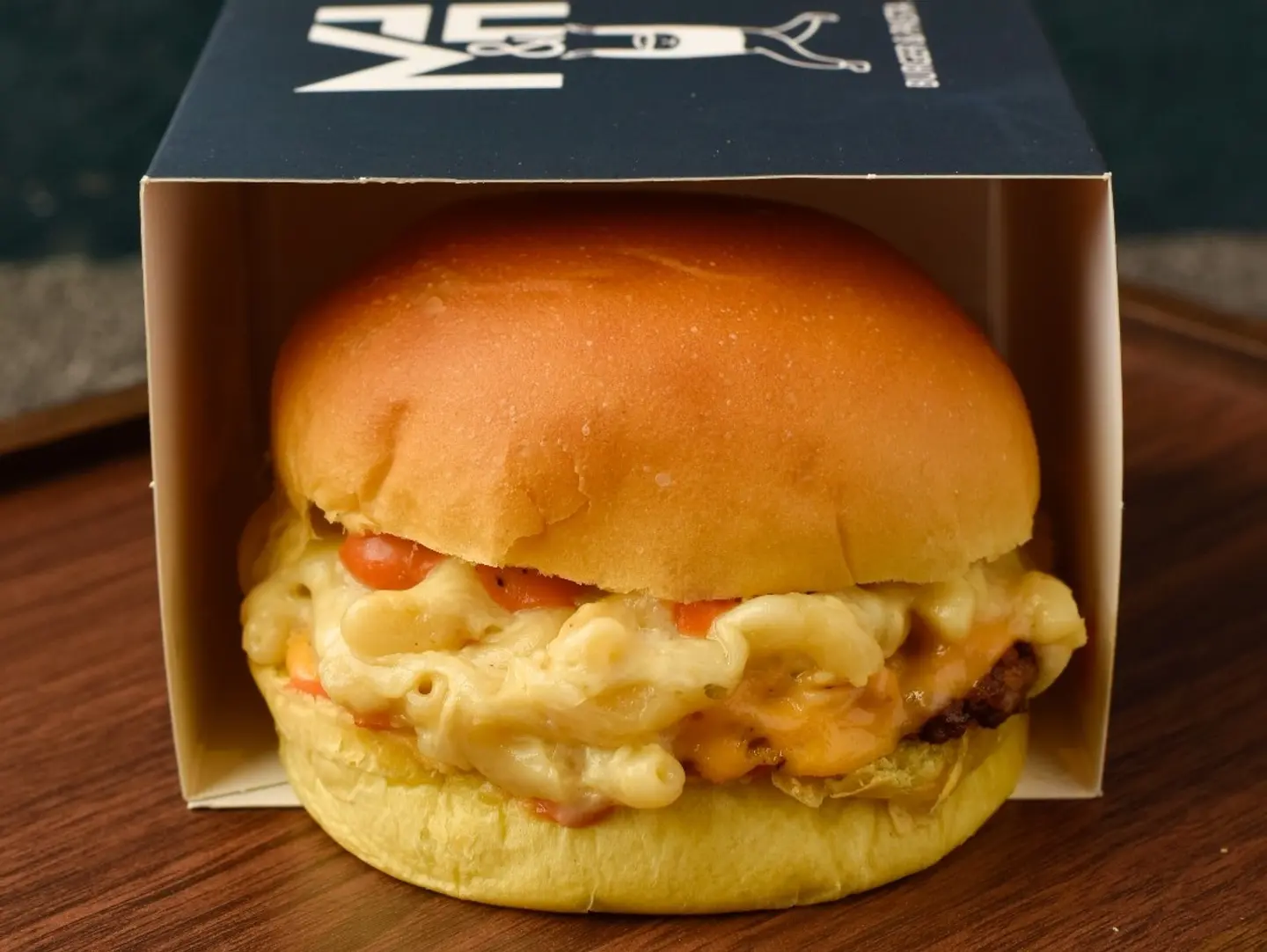 ماك اند تشيز برجر لحم